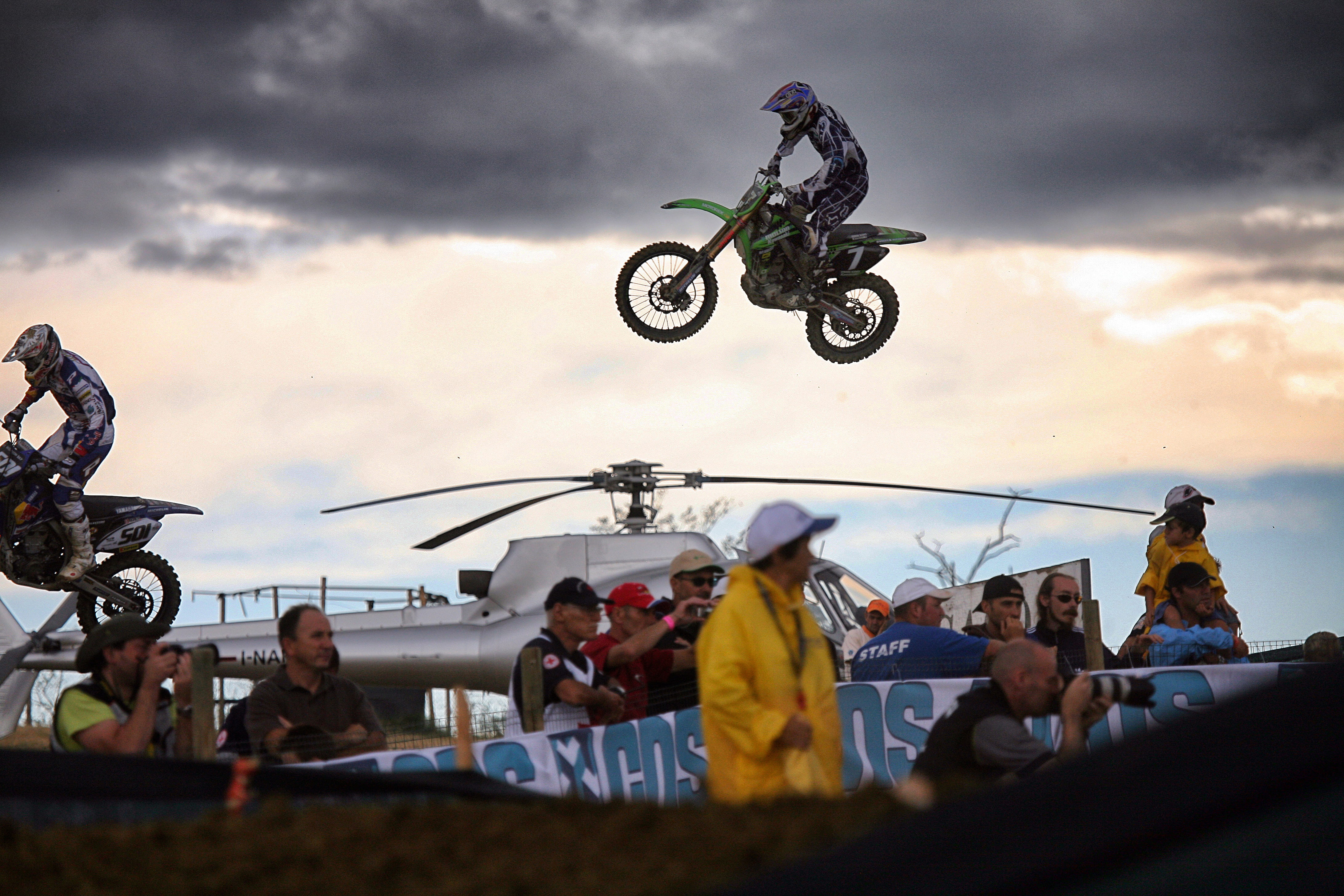 fly, adult, nature, sport, 4K, suzuki, sky, cloud - sky, cloudy, mode of transportation, person, lifestyles, honda, air, speed, crowd, bike, motorsport, HD Wallpaper