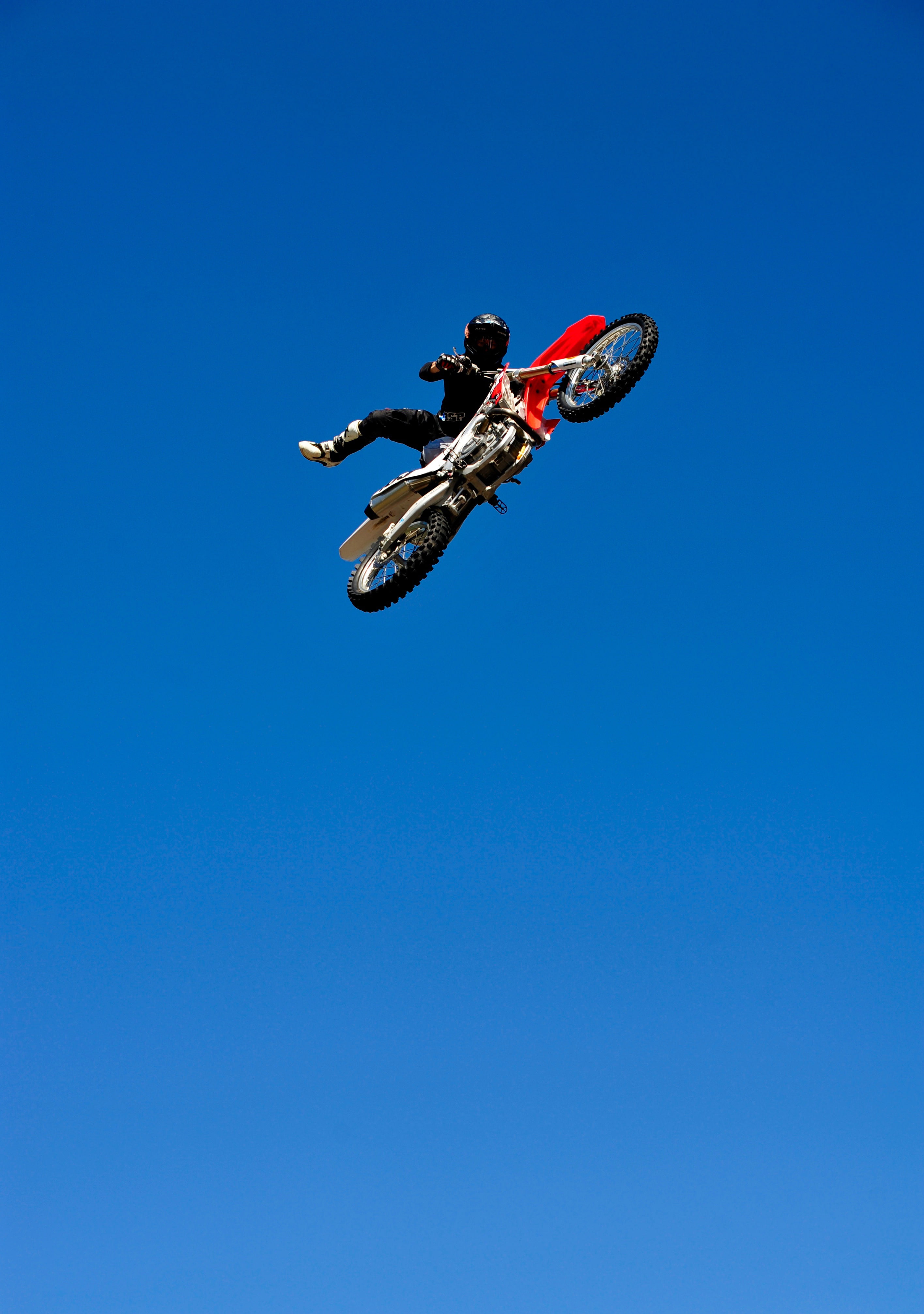 cross, extreme, 4K, motorcycle, jump, motorcyclist, Phone HD Wallpaper