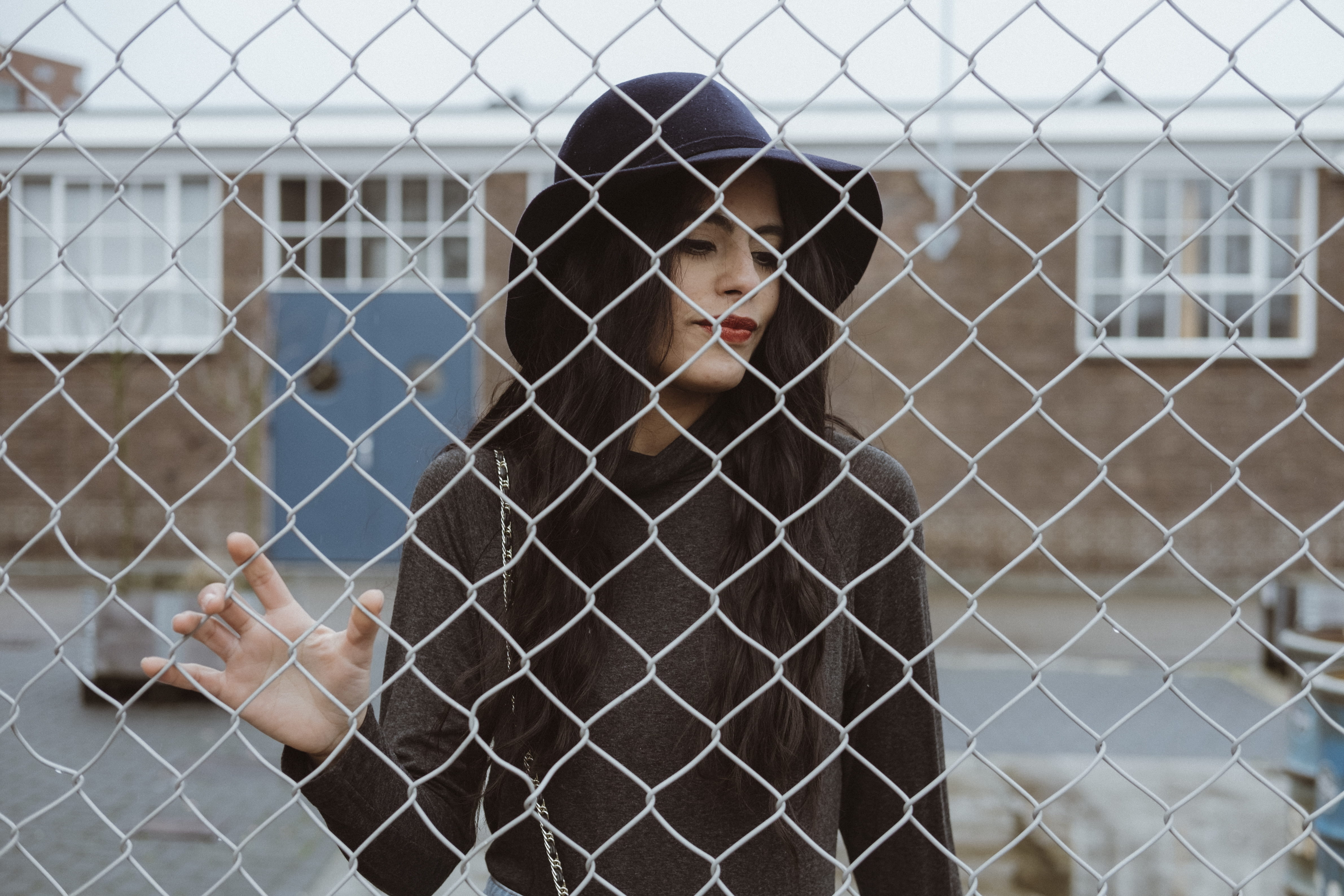 young women, women, hat, lipstick, boundary, outdoors, fashion, young adult, looking at camera, standing, hairstyle, black, focus on foreground, amersfoort, HD Wallpaper