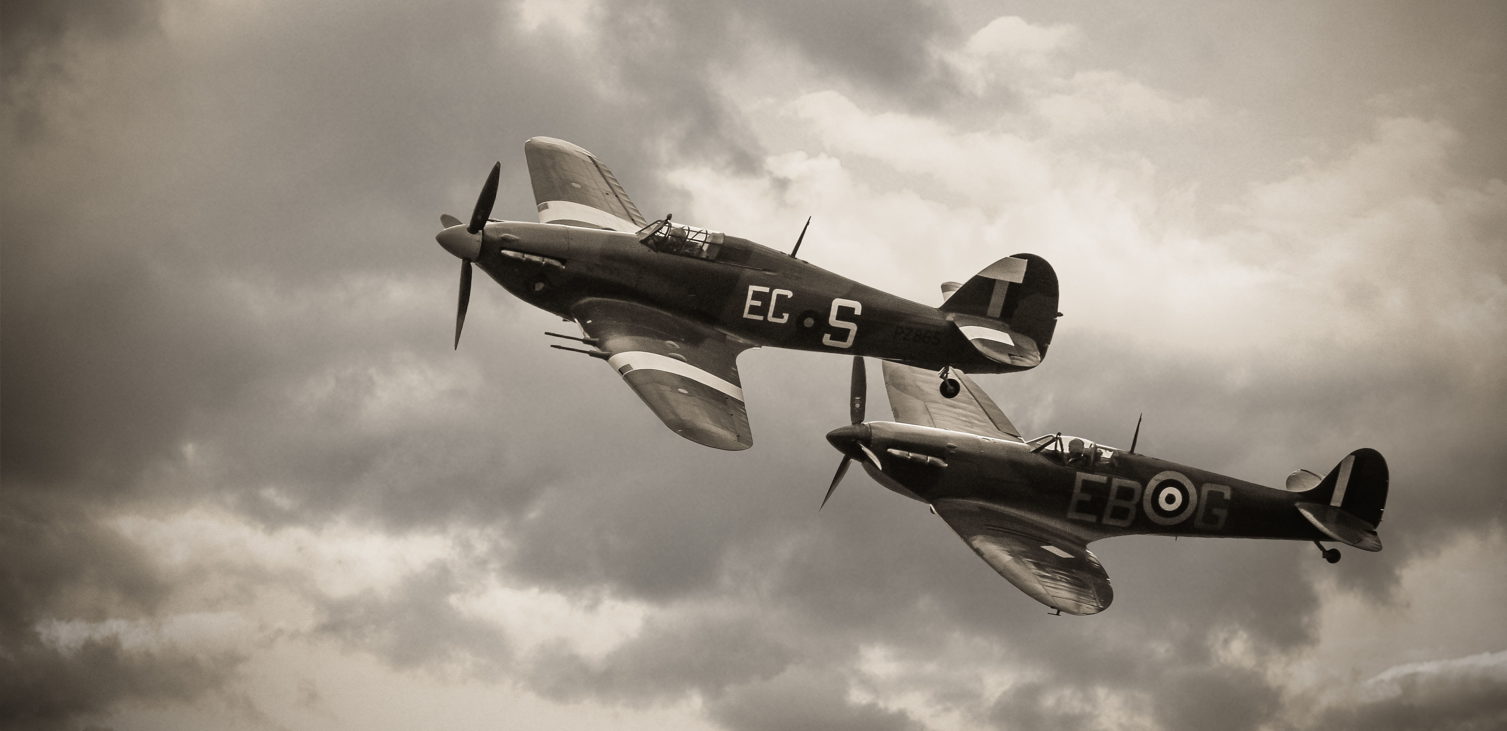 Hawker Hurricane, 4K, the sky, clouds, the plane, flight, Supermarine Spitfire, HD Wallpaper