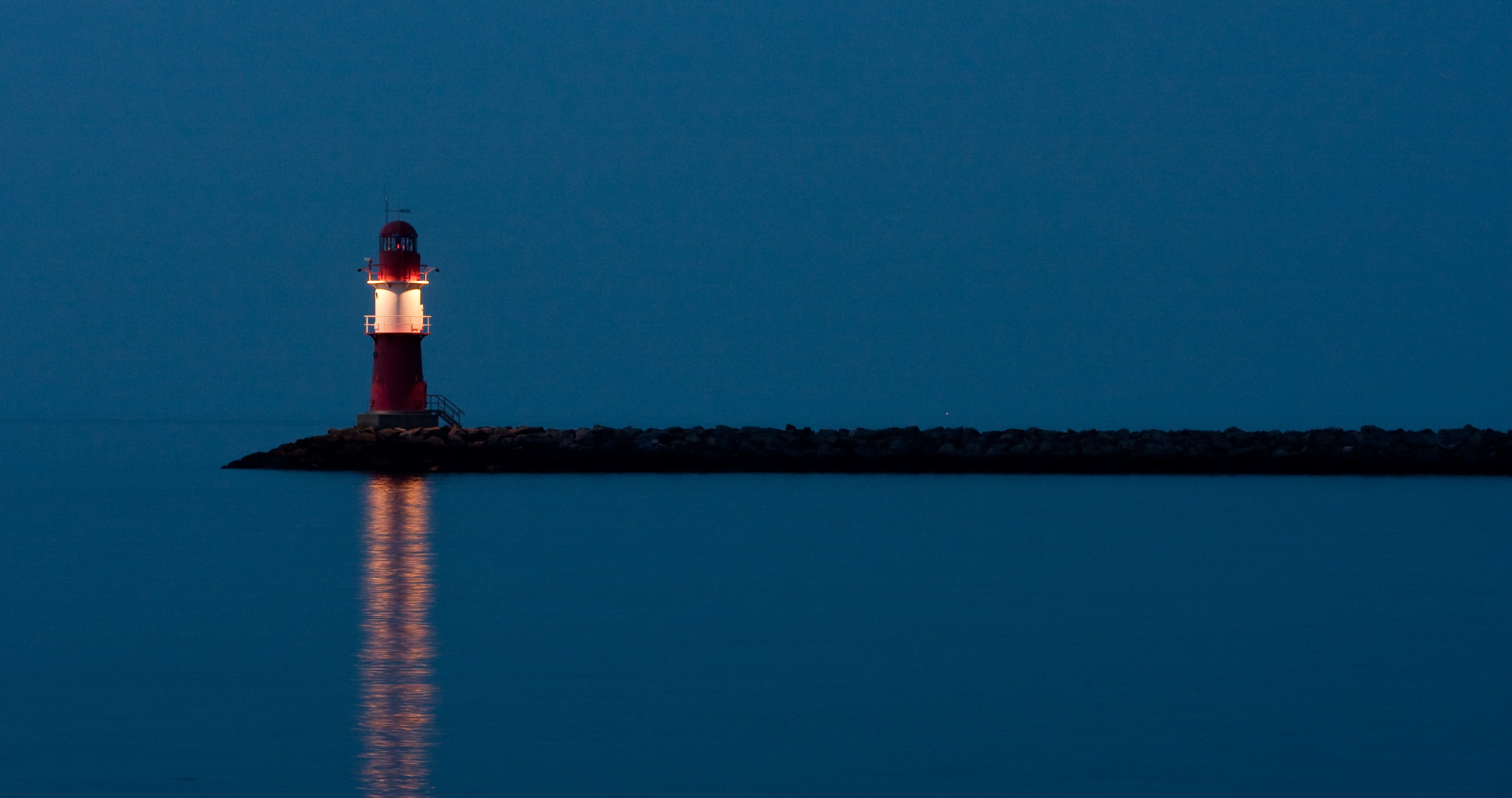 direction, no People, reflection, waterfront, beacon, lonely, building exterior, guidance, illuminated, nature, blue, lighthouse, landscape, protection, HD Wallpaper