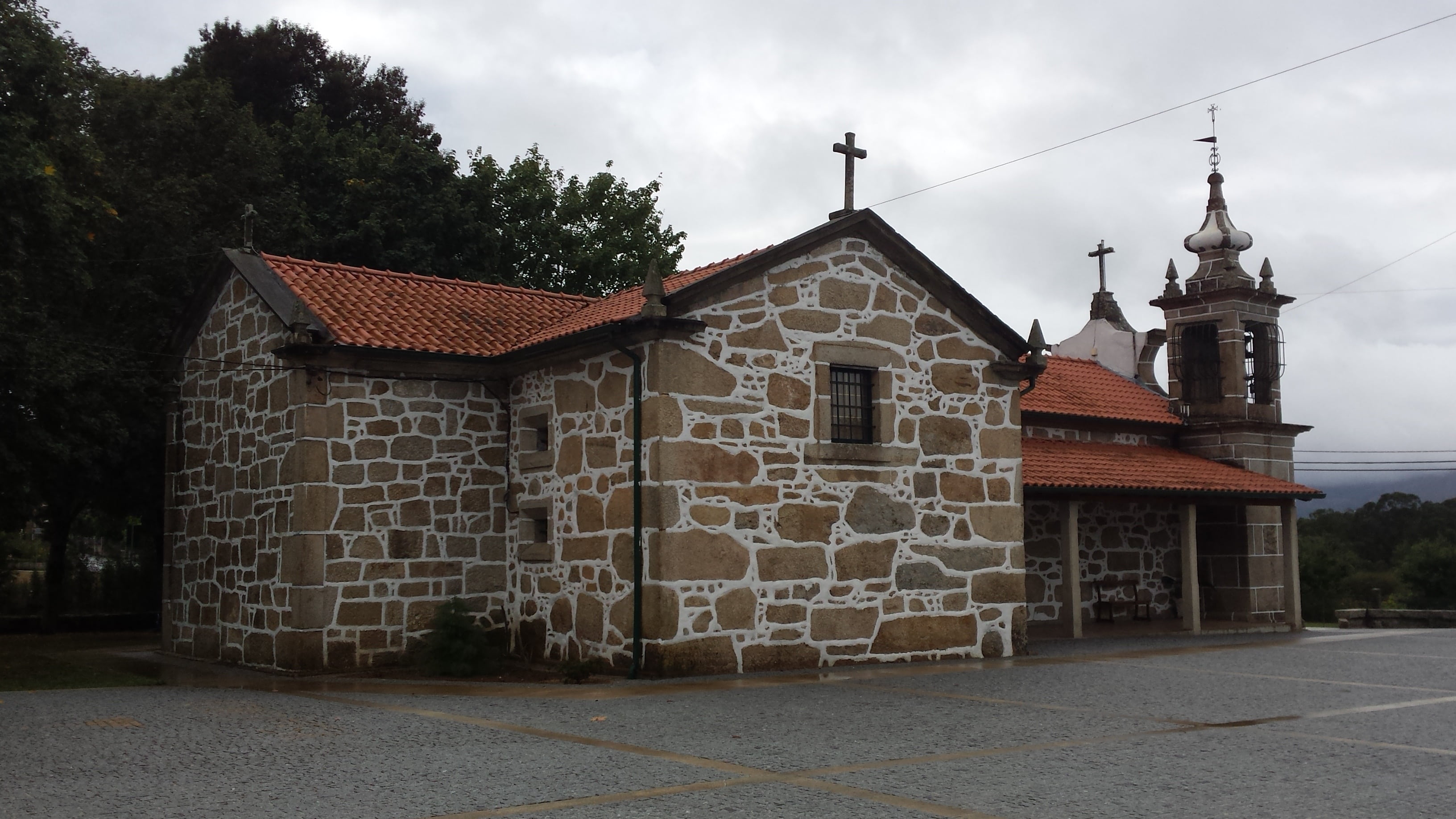 church, plant, outdoors, portugal, portuguese, road, catholic, 2K, cortes, culture, monção, monument, building exterior, sky, tree, religion, igreja, place of worship, HD Wallpaper