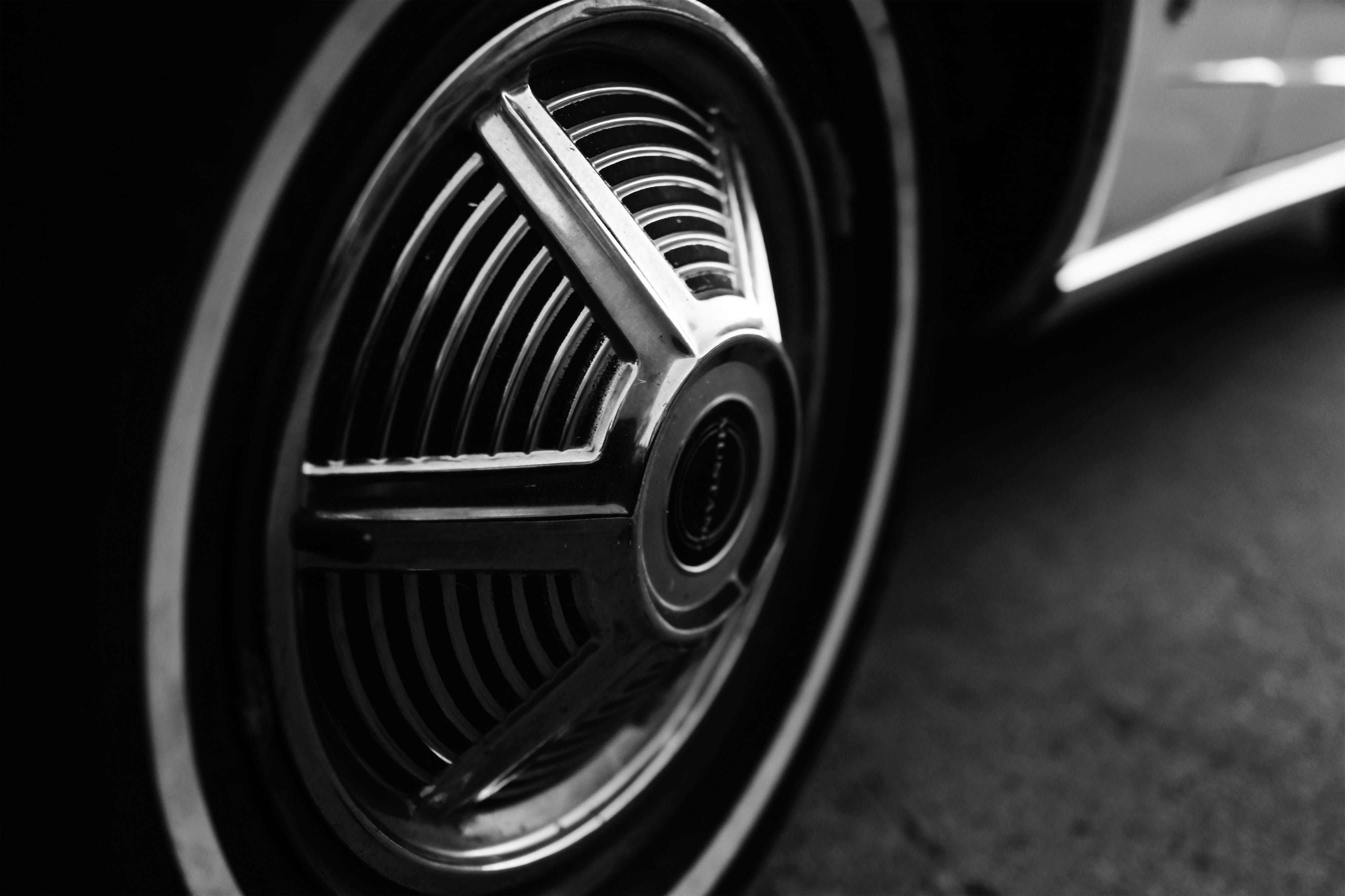 car, machine, hubcap, selective focus, logo, venice canals, pattern, metal, no people, trademark, 4K, motor vehicle, light, chrome, transportation, shape, HD Wallpaper