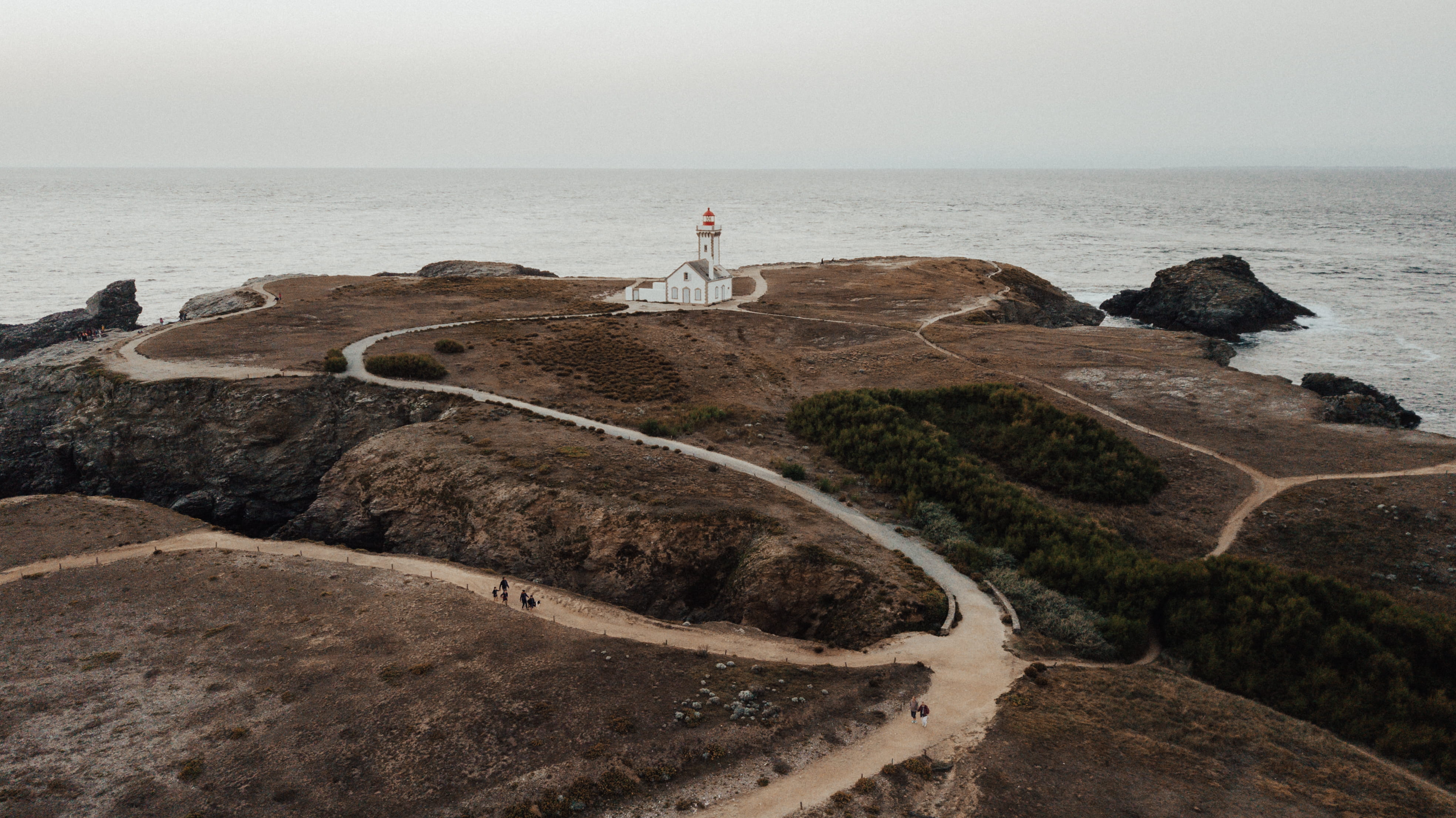 summer, tourism, coastal lighthouse, men, house, discover, place, coastline, brittany, women, outdoors, shore, sea side, curving road, cliff, near, famous Place, HD Wallpaper