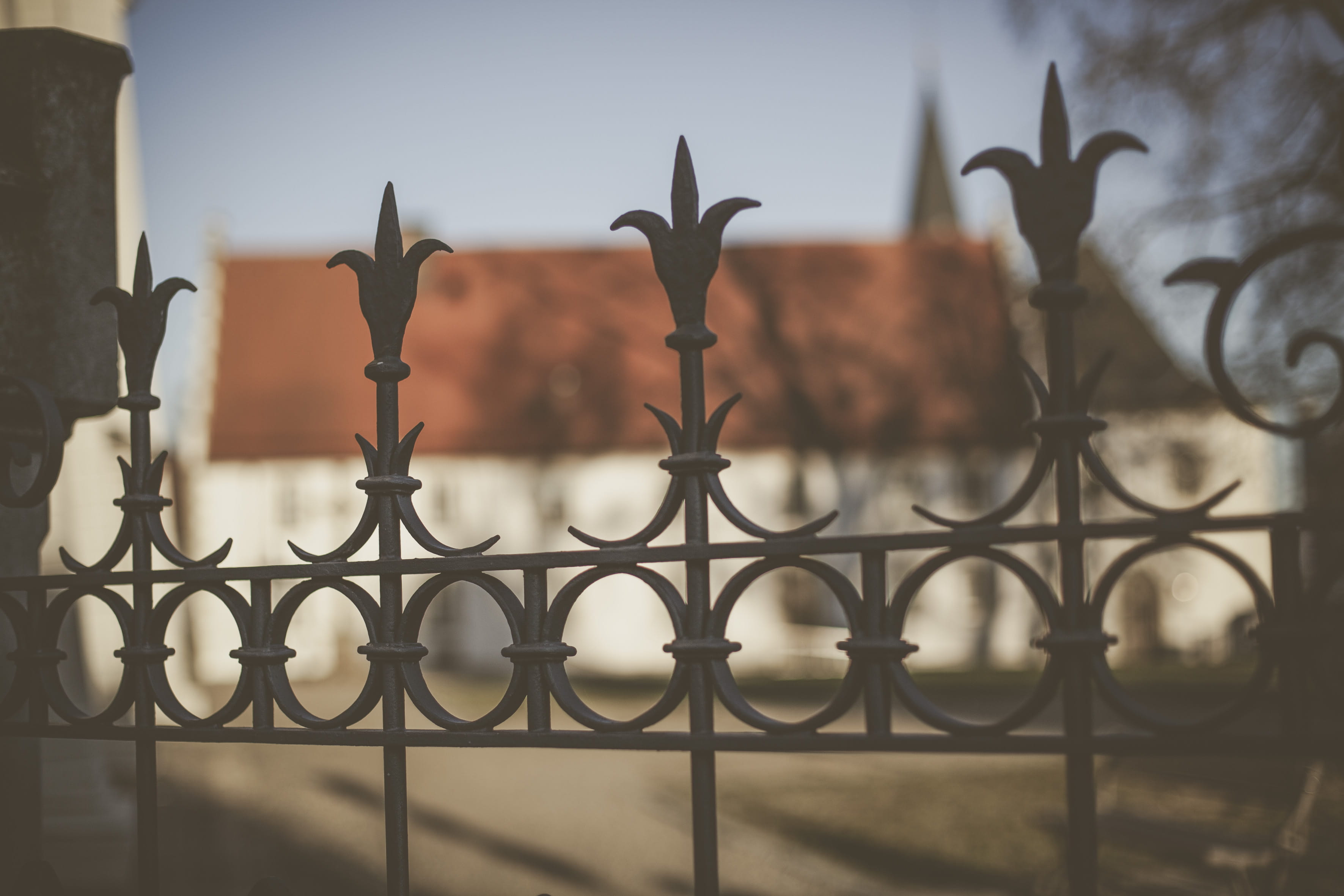 security, gate, no people, architecture, jury, pattern, flagstone, built structure, focus on foreground, sharp, iron - metal, picket, barrier, texture, HD Wallpaper