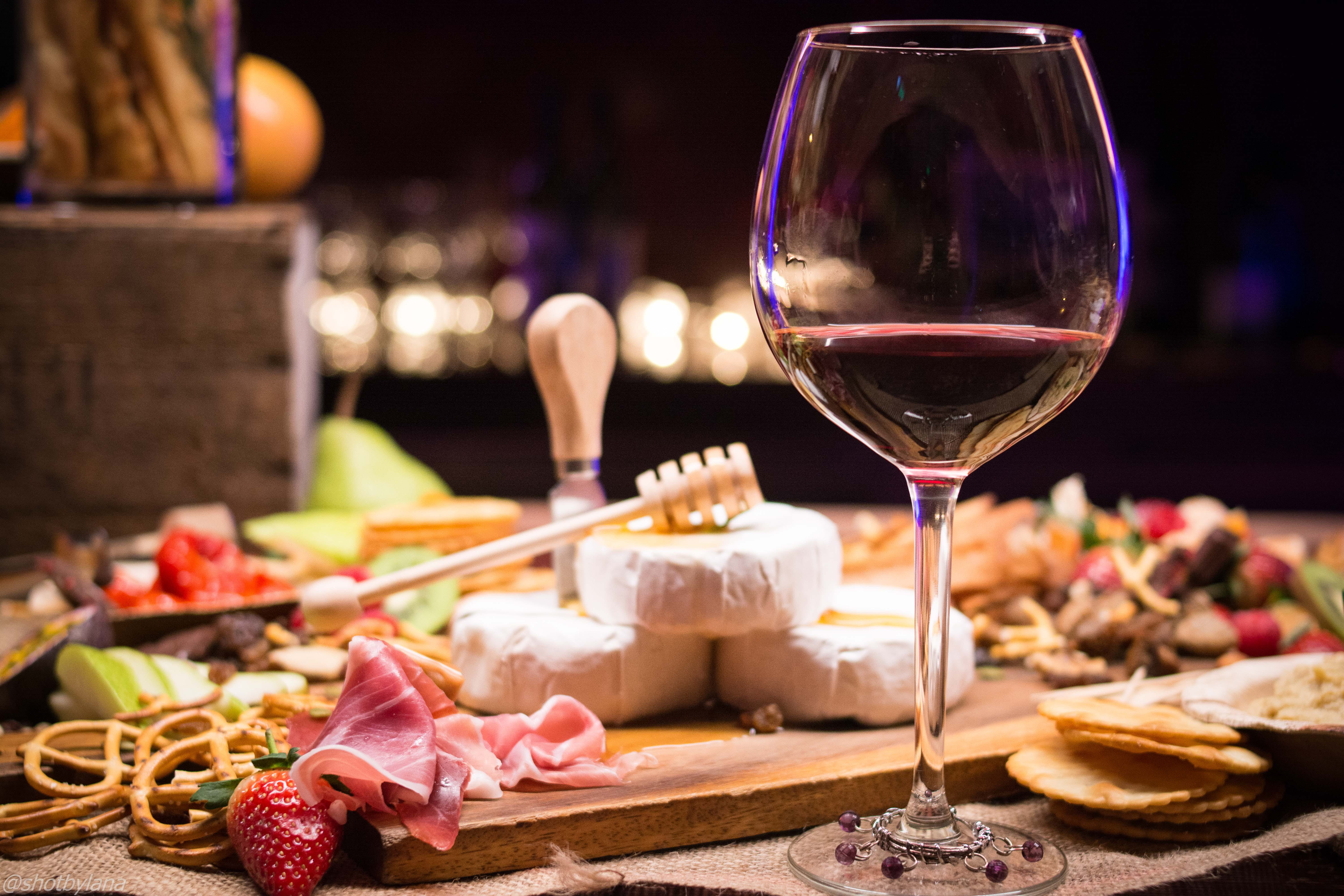 no people, food, half, footed, parma ham, 5K, empty, freshness, ham, strawberries, food and drink, soiree, wive glass, wine, dairy product, near, pork, HD Wallpaper