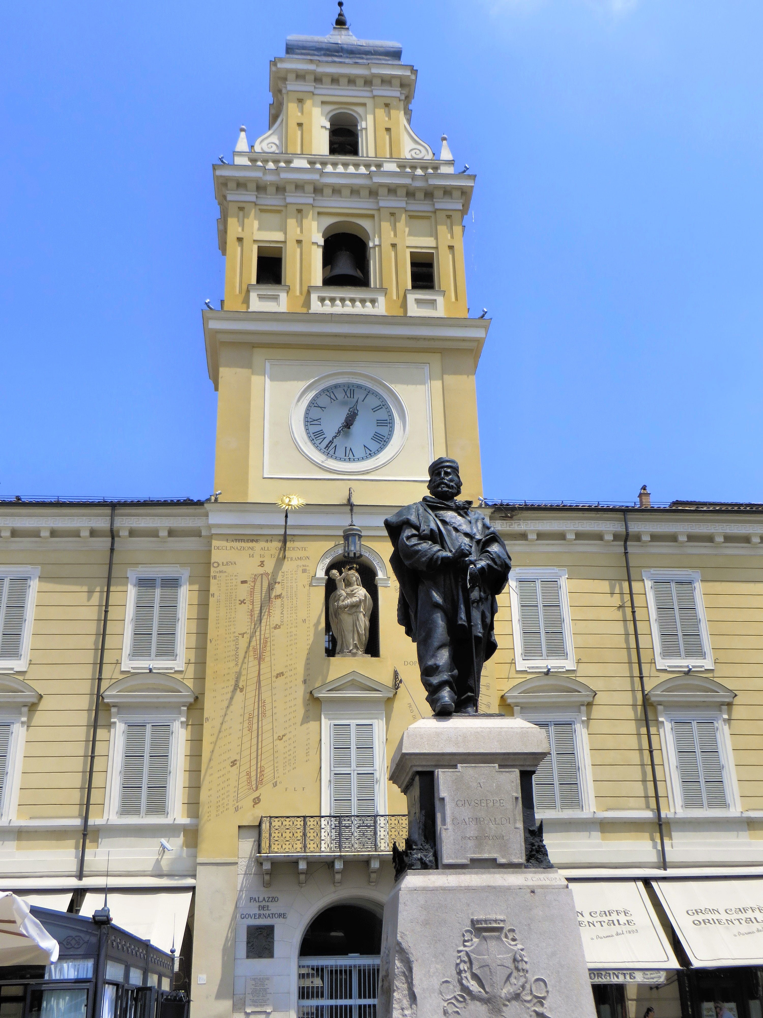italy, the past, outdoors, sundial, architecture, day, sculpture, no people, building exterior, garibaldi, low angle view, human representation, clock, Phone HD Wallpaper