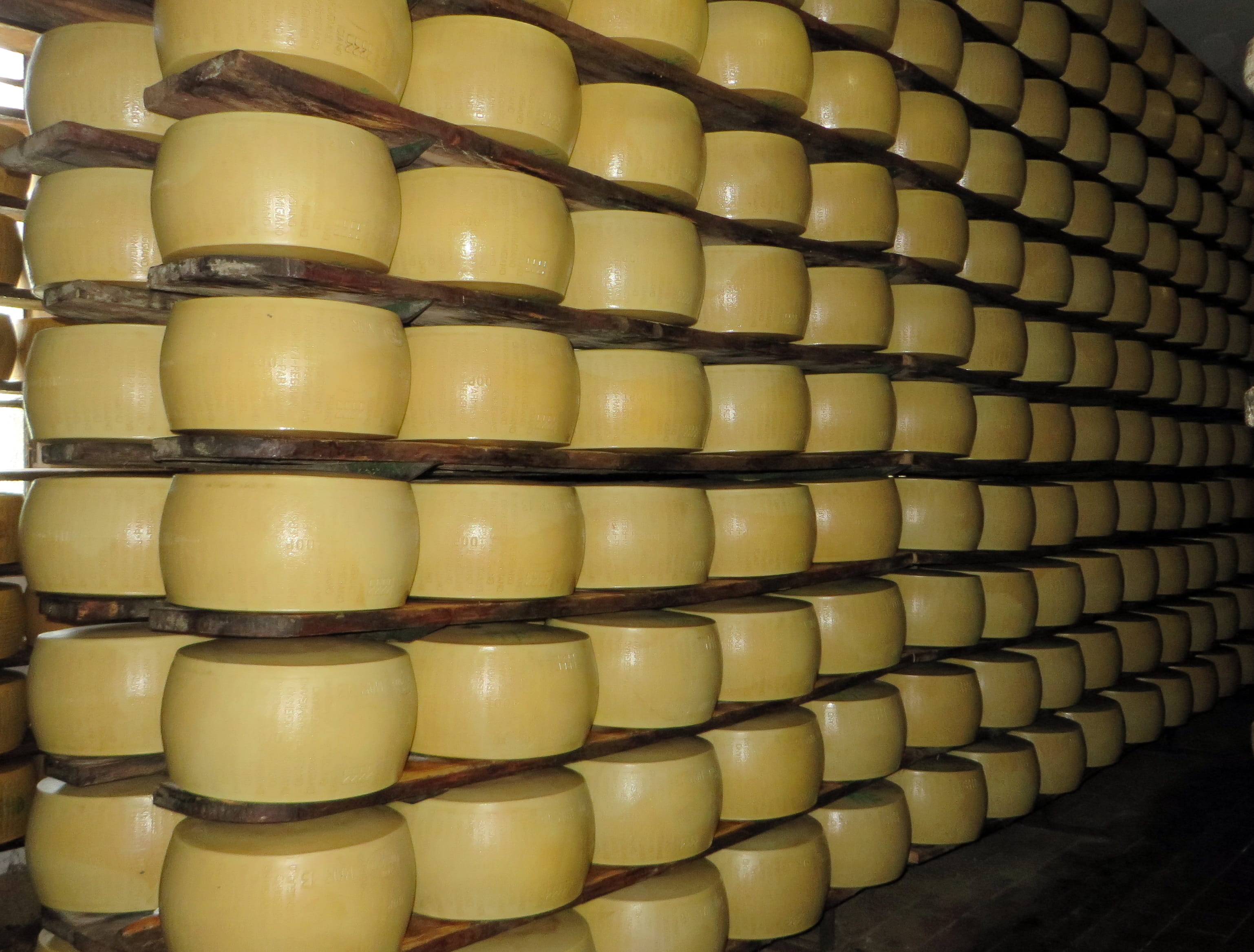 2K, Grinding Wheels, domestic room, dairy product, business, side by side, stock, Cheese, large group of objects, Parmesan, food and drink, close-up, no people, HD Wallpaper