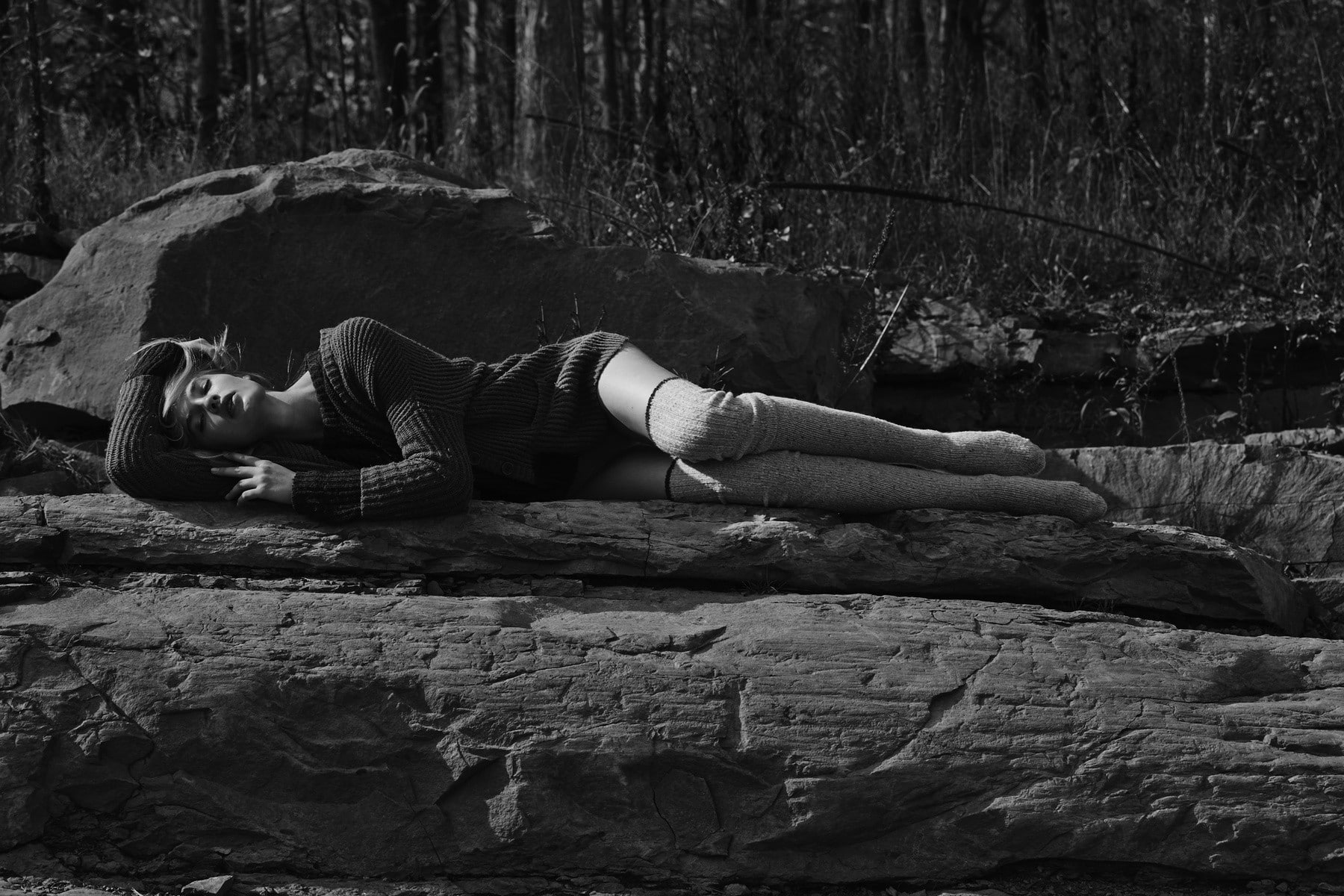 closed eyes, monochrome, women outdoors, women, Isabel Scholten, blonde, model, 720P, HD Wallpaper