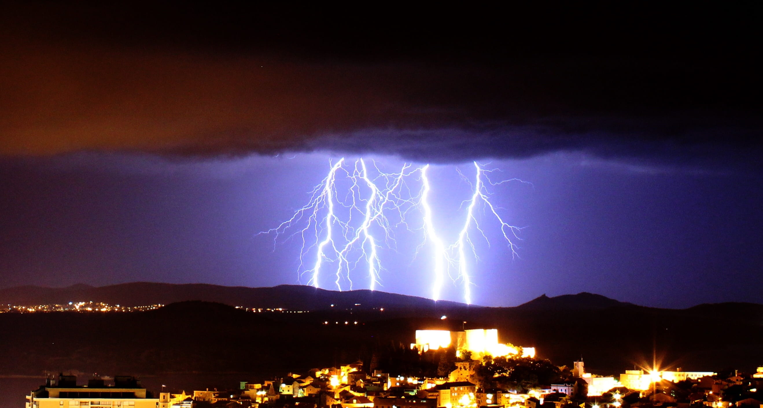 thunderbolt, cityscape, thundershower, nature, dark, electric, Lightning, sibenik, ominous, town, storm, danger, clouds, nighttime, charge, Storm, 2K, HD Wallpaper