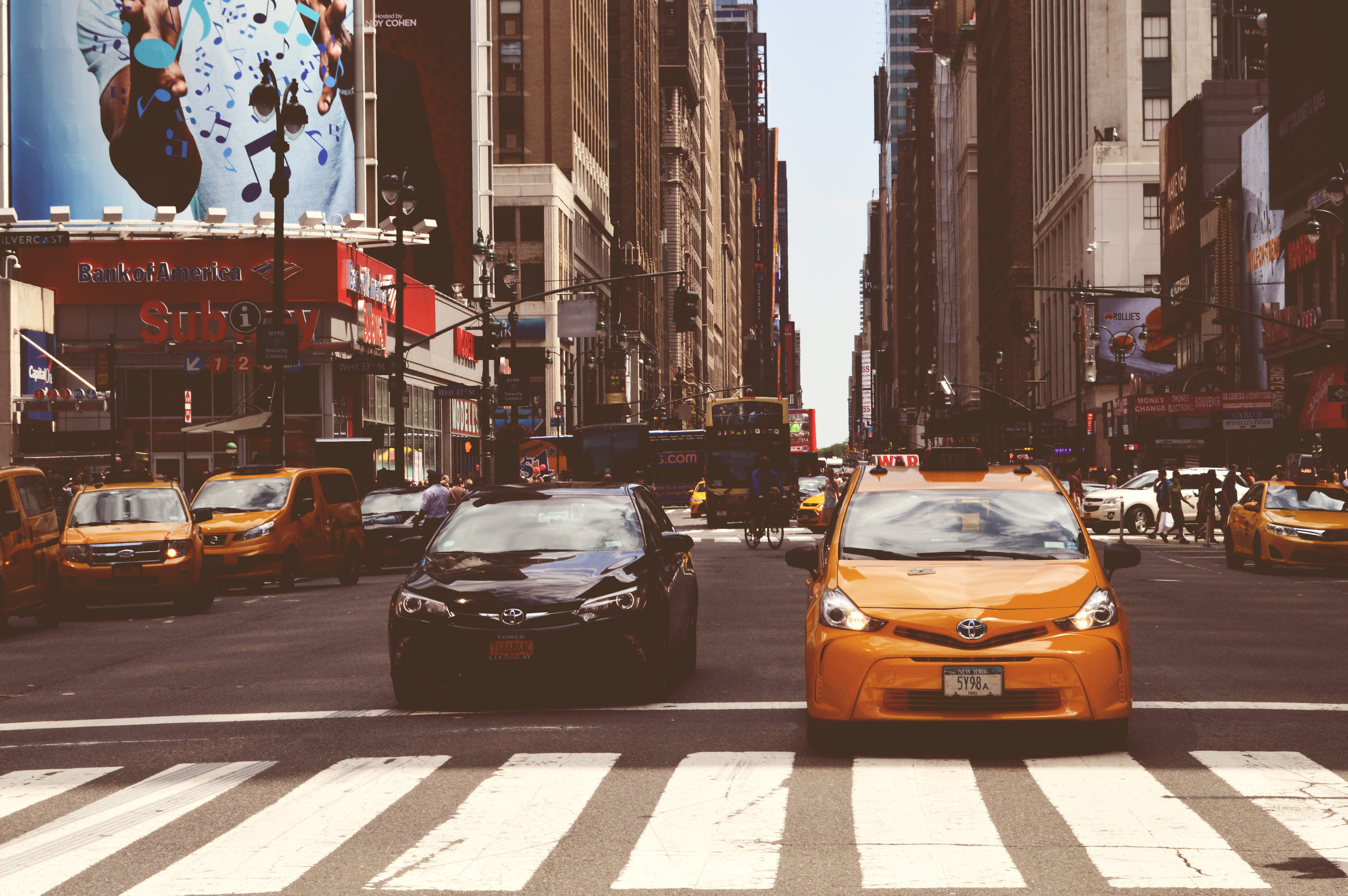 two, travel, traffic, City, brown, incidental people, business, manhattan, yellow taxi, 5K, buildings, Street, mode of transportation, downtown, sign, HD Wallpaper