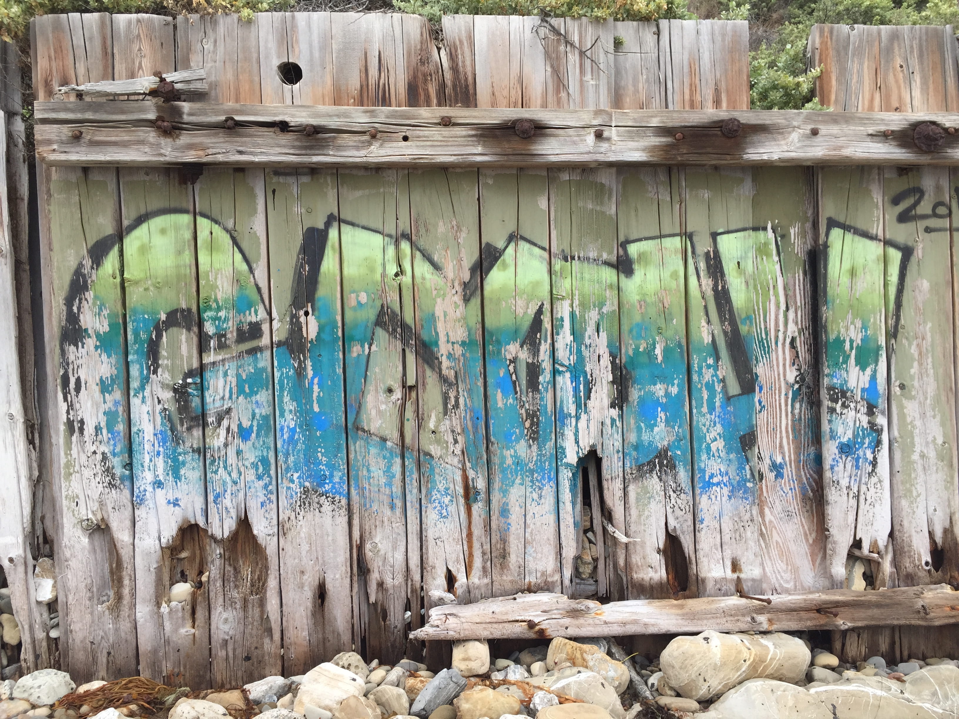 day, ruined, bluffs overlook trail, blue, decline, large group of objects, rusty, weathered, deterioration, seawall, wood - material, abandoned, built structure, HD Wallpaper