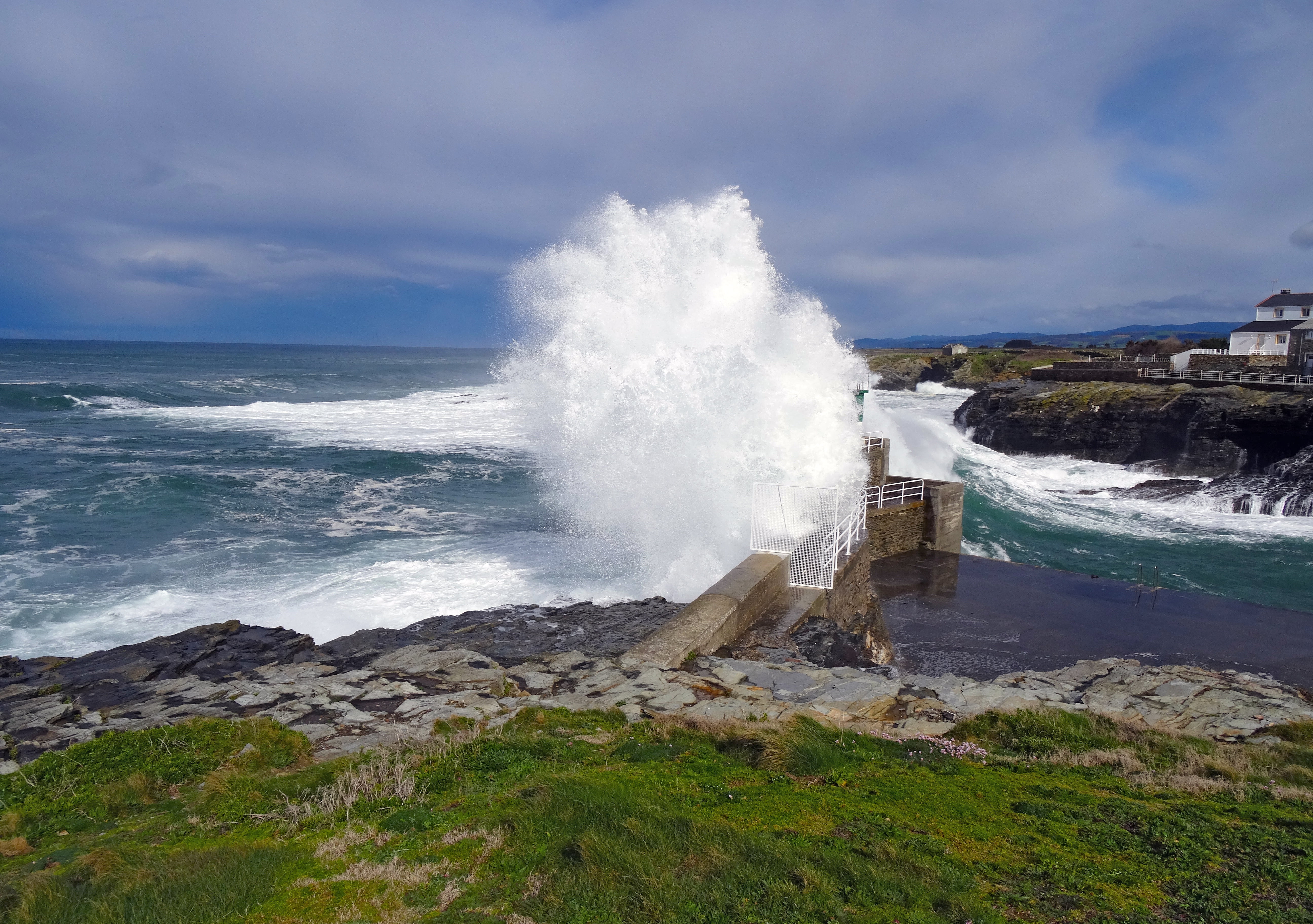 atlantic Ocean, nature, splashing, spain, lugo, hitting, horizon over water, storm, wind, water, beauty in nature, crash, ribadeo, landscape, land, no people, HD Wallpaper
