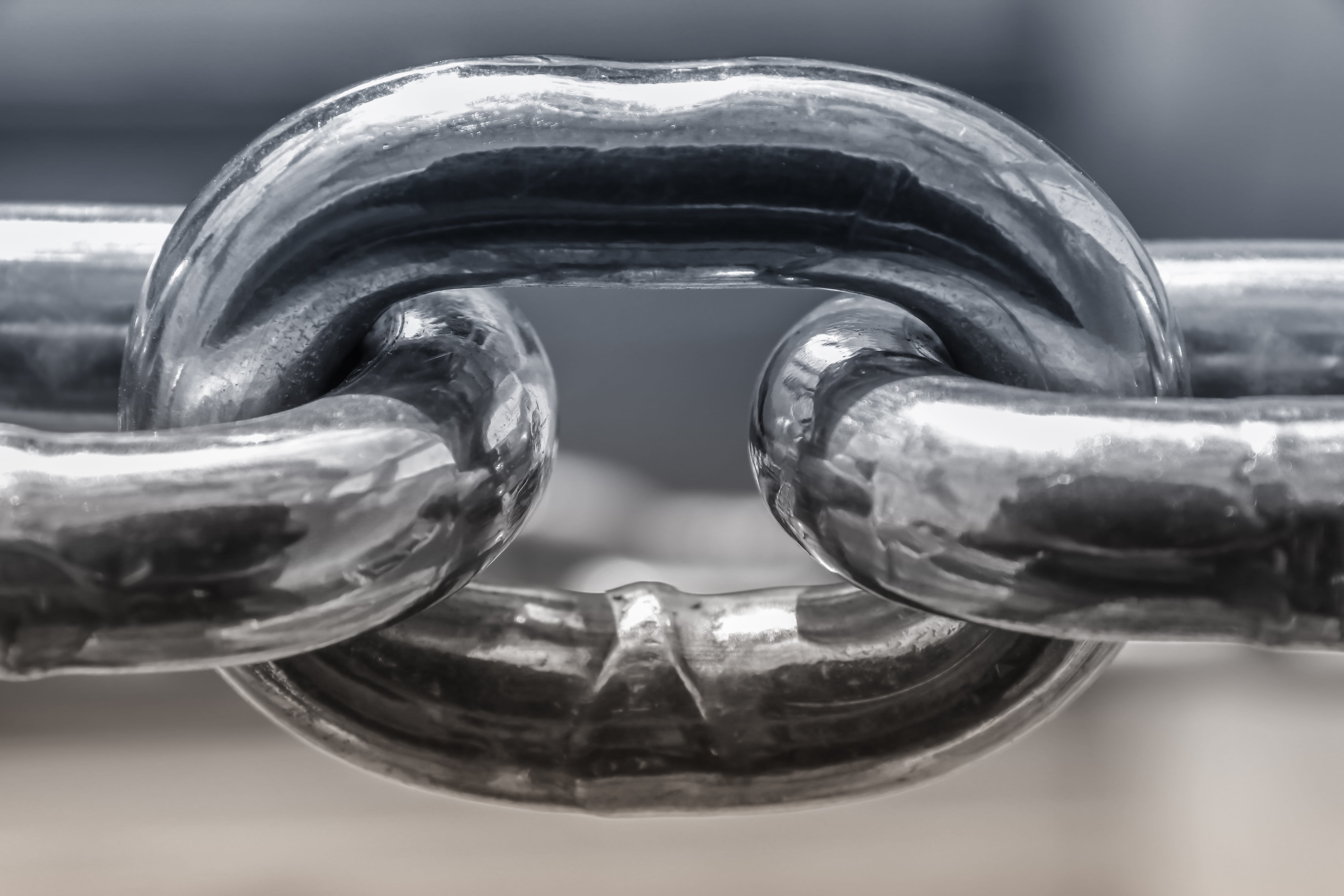 iron, 5K, security, shape, protection, barrier, related, metal chain, focus on foreground, day, pattern, reflection, metal, shut off, members, iron chain, HD Wallpaper