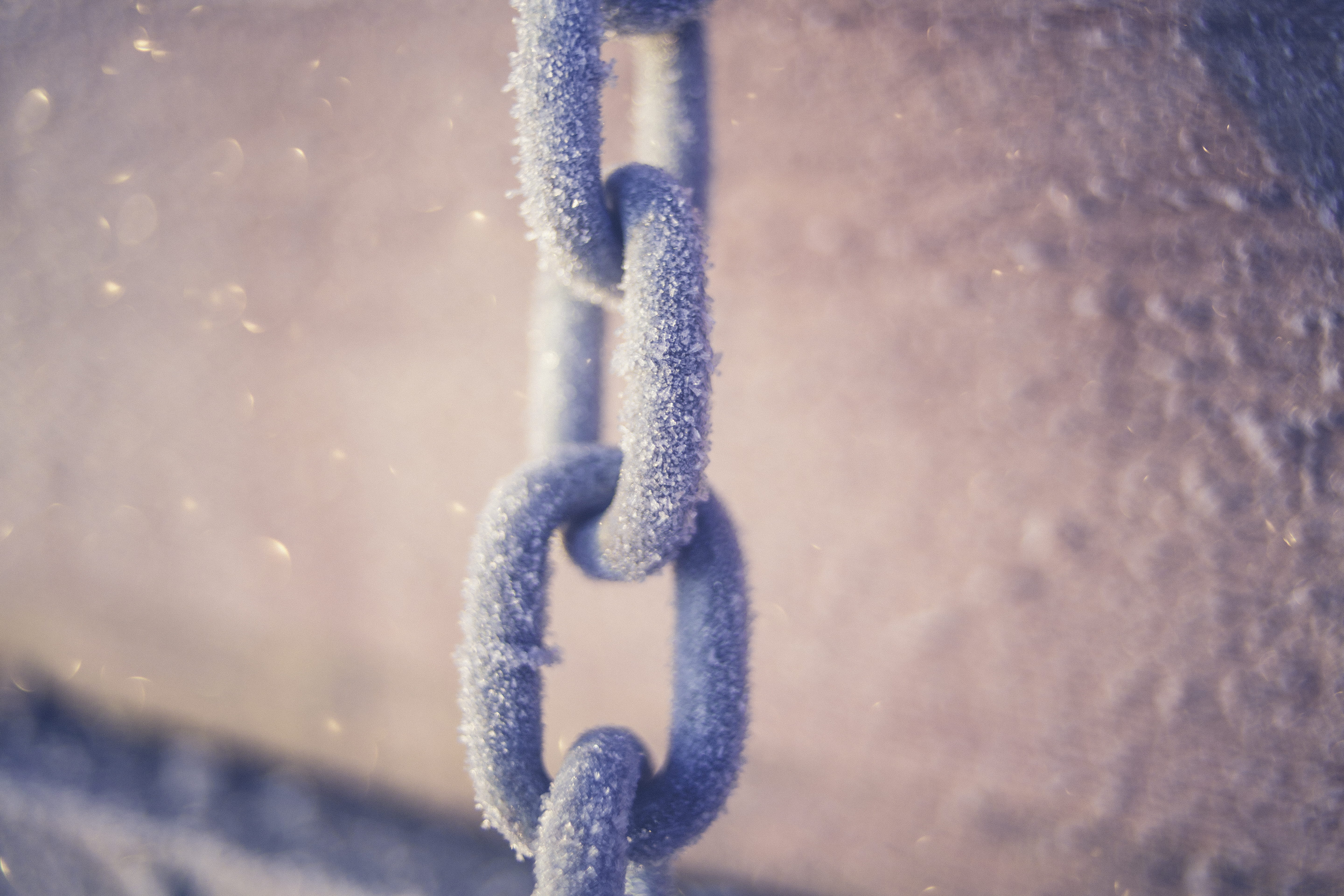ice, nature, day, rusty, blue, cold temperature, pattern, textured, metal, silver colored, steel, winter, rust, iron, selective focus, chain, connection, HD Wallpaper