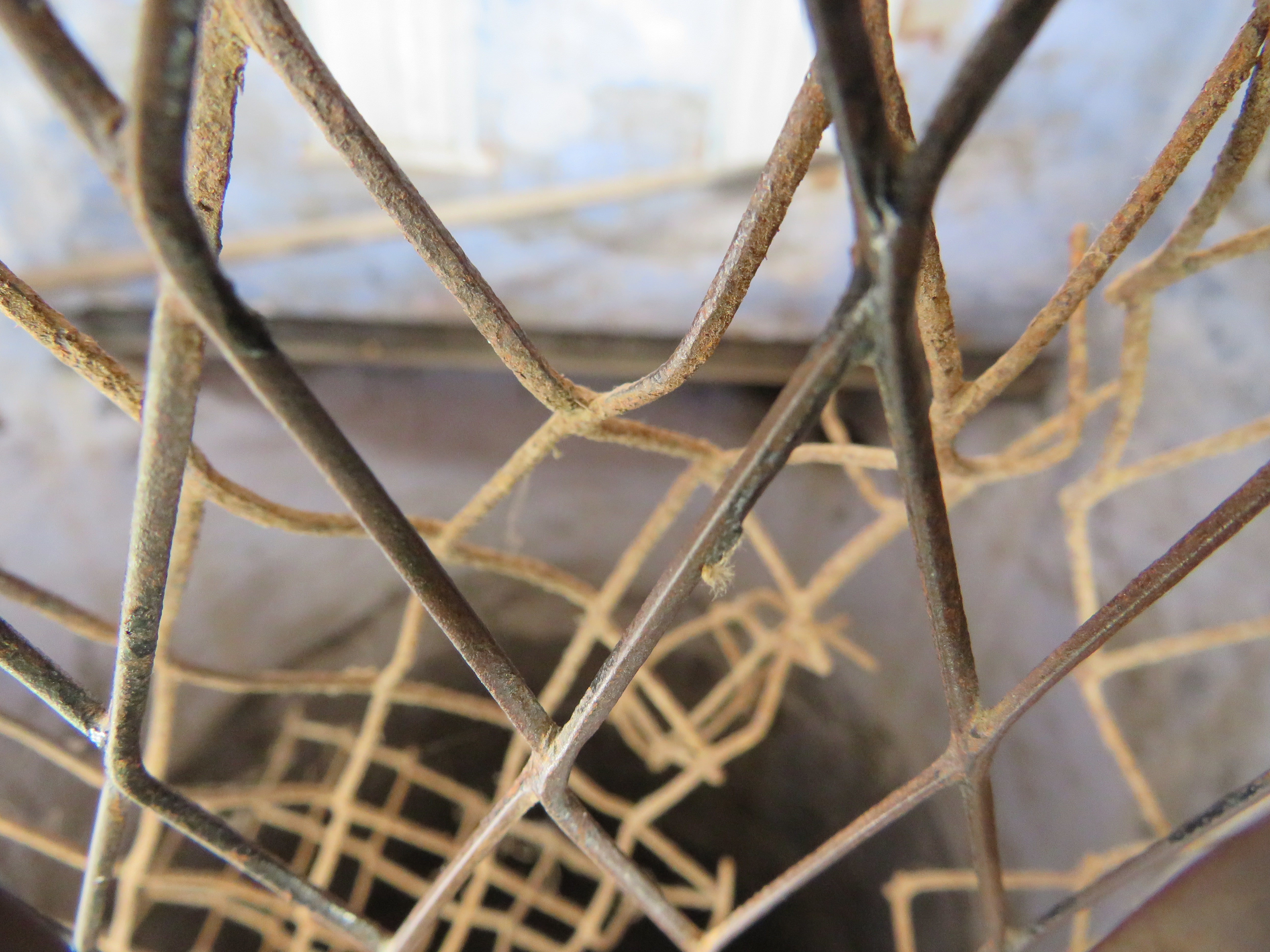 alloy, no people, metal, focus on foreground, prison, boundary, selective focus, steel, line, chain, construction, 5K, mesh, old, pattern, outdoors, wire, HD Wallpaper