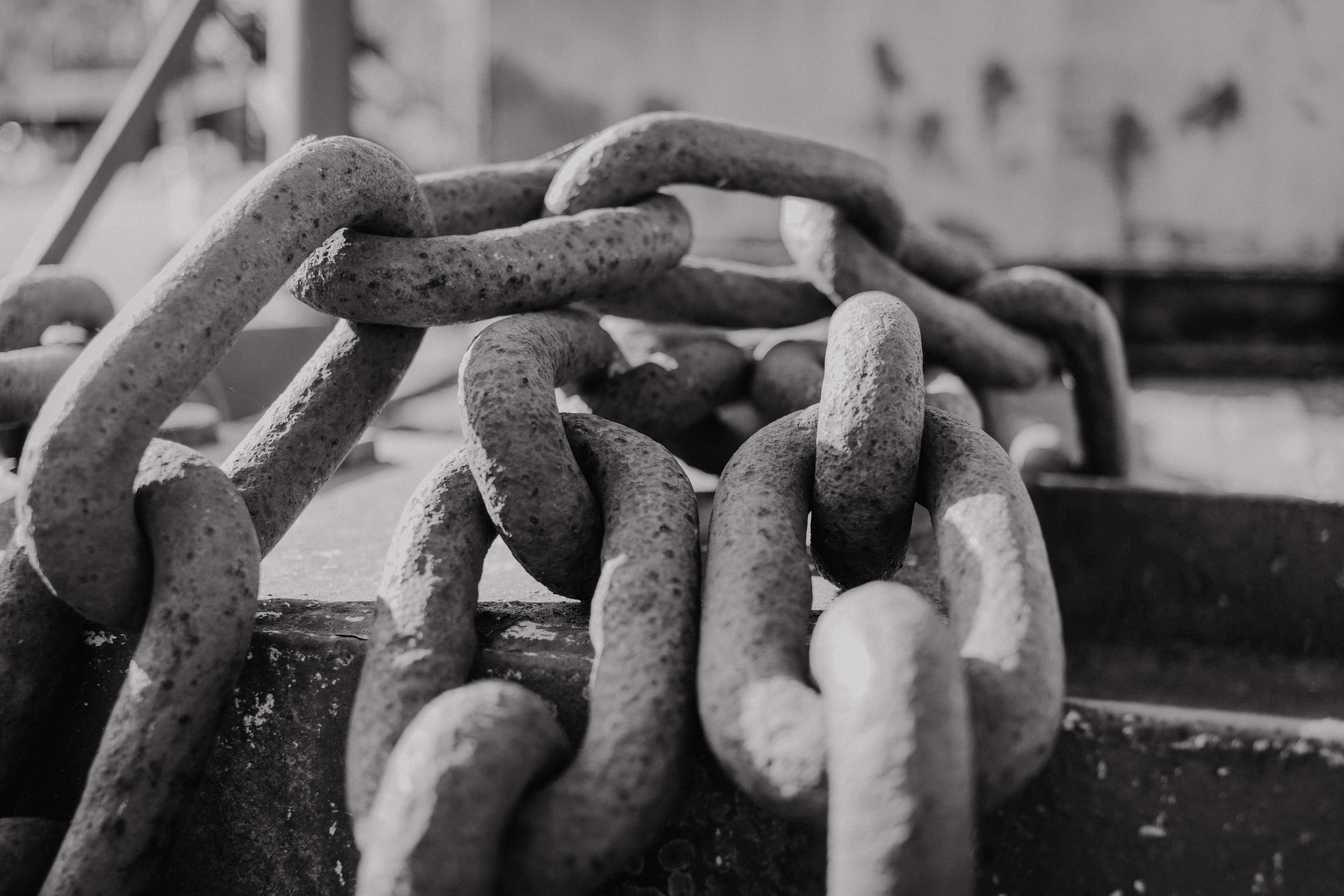 strong, together, chain link, focus on foreground, caught, lock, old, festival, safety, industry, nature, durability, padlock, selective focus, close-up, HD Wallpaper