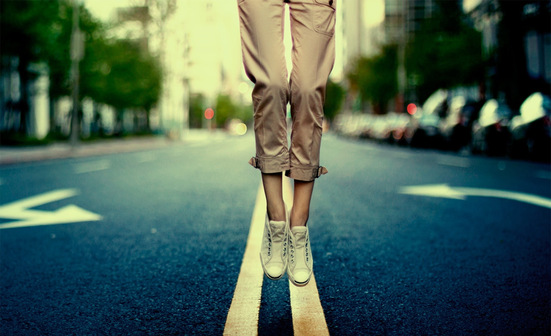 adult, 1080P, body part, limb, shoe, beige, shorts, City, focus on foreground, outdoors, Surge, pants, Jump, real people, front view, Road, women, low section, HD Wallpaper