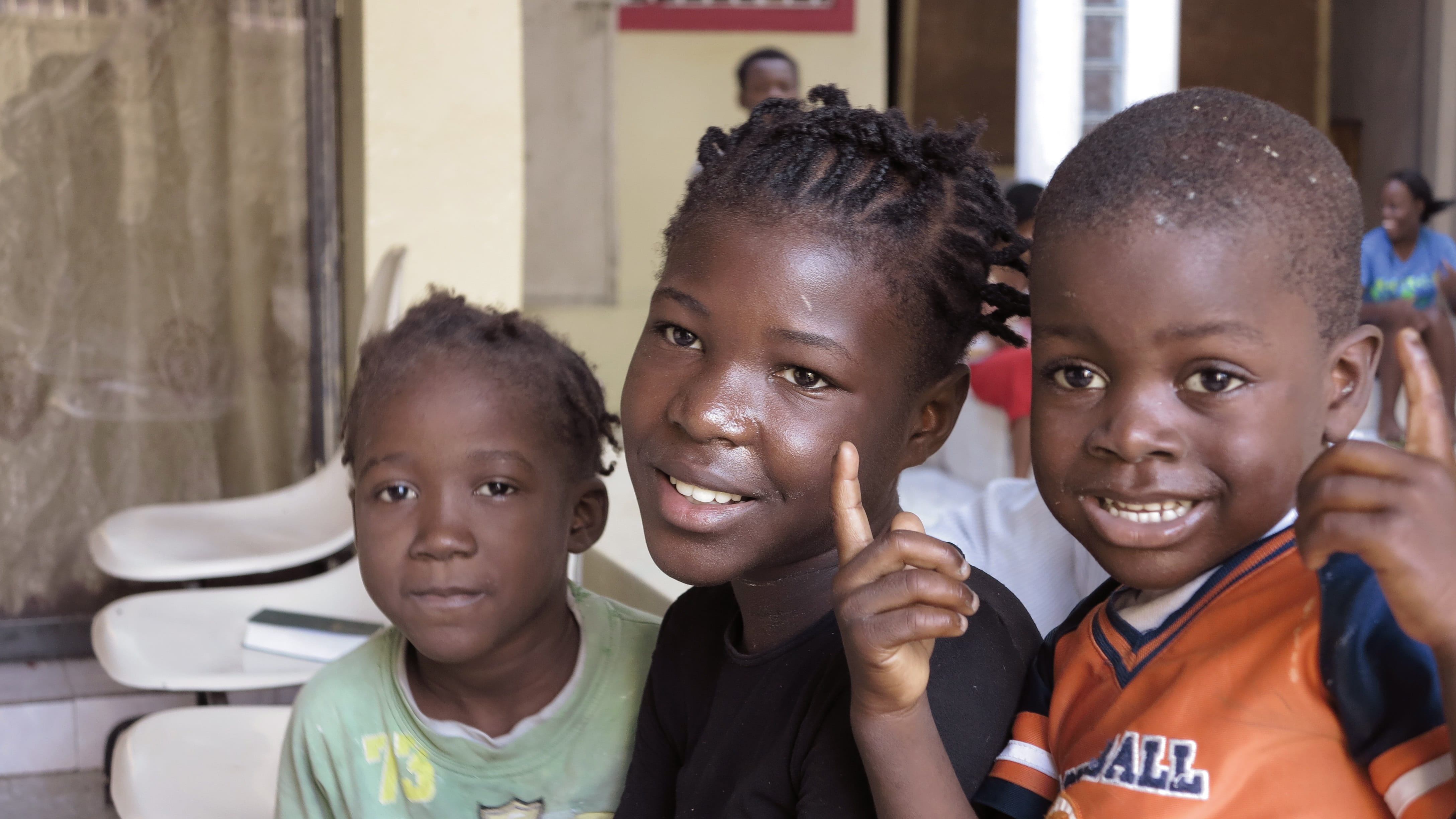 way out, helplessness, men, smiling, refugee crisis, males, mama, 4K, females, poverty, haiti, black, innocence, kids, headshot, photo, carrefour, togetherness, HD Wallpaper