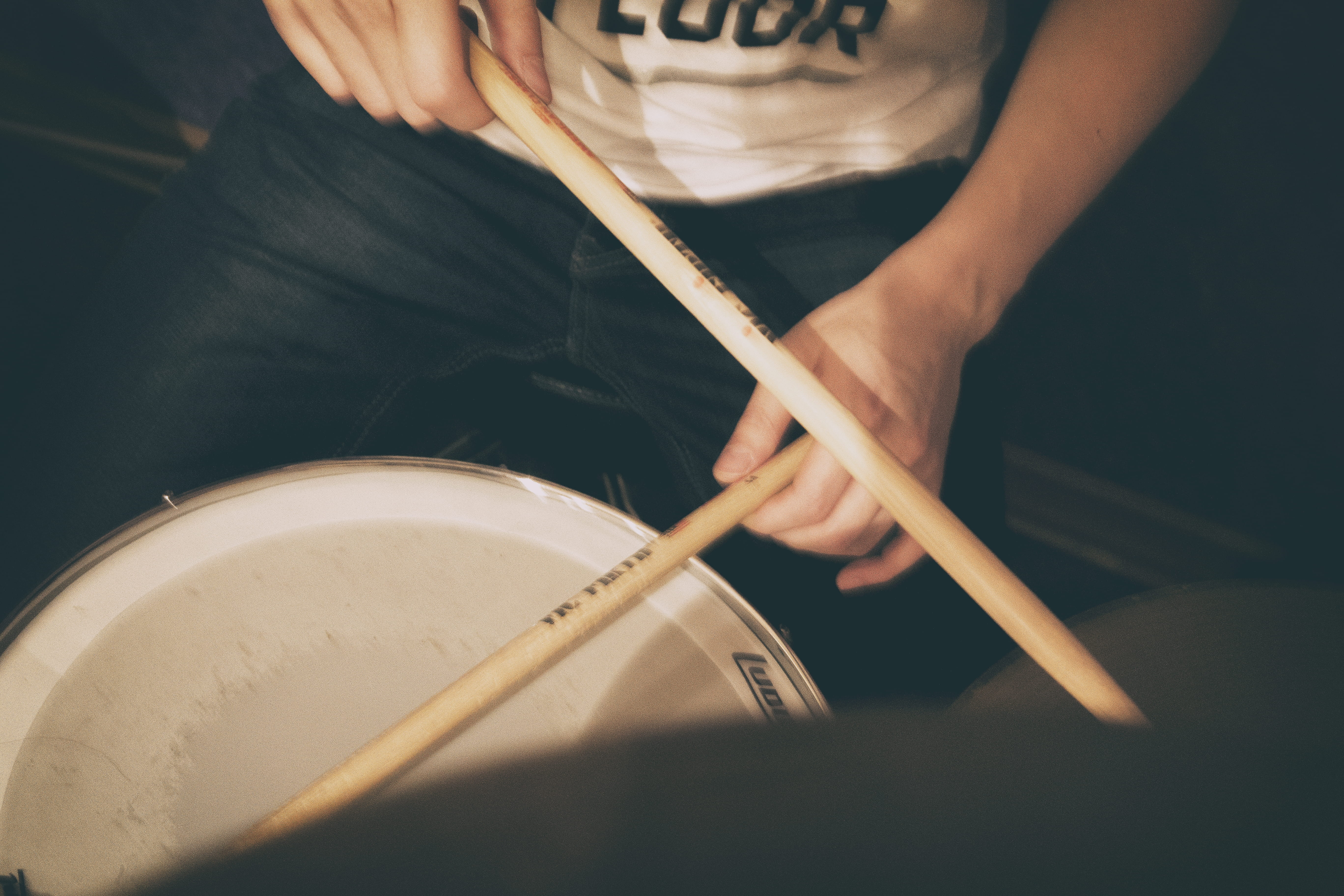 playing, south korea, drum, japanese food, drum - percussion instrument, hand, lifestyles, musical instrument, human hand, wood - material, musician, casual clothing, HD Wallpaper