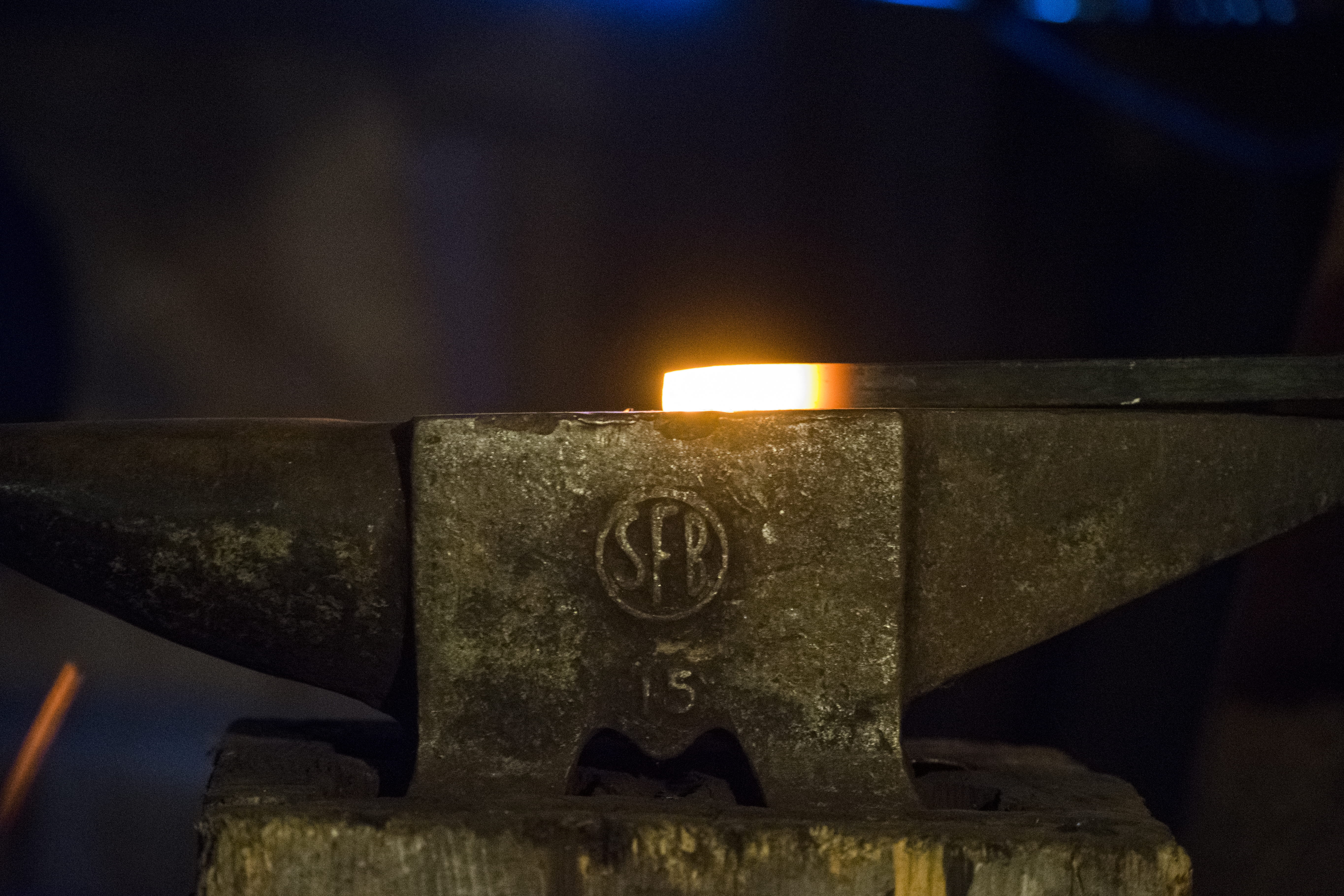 anvil, ielix, selective focus, candle, illuminated, flame, close-up, iron, motion, treasure, vise, burning, hammer, giuliano negretto, stell, fire, glowing, HD Wallpaper