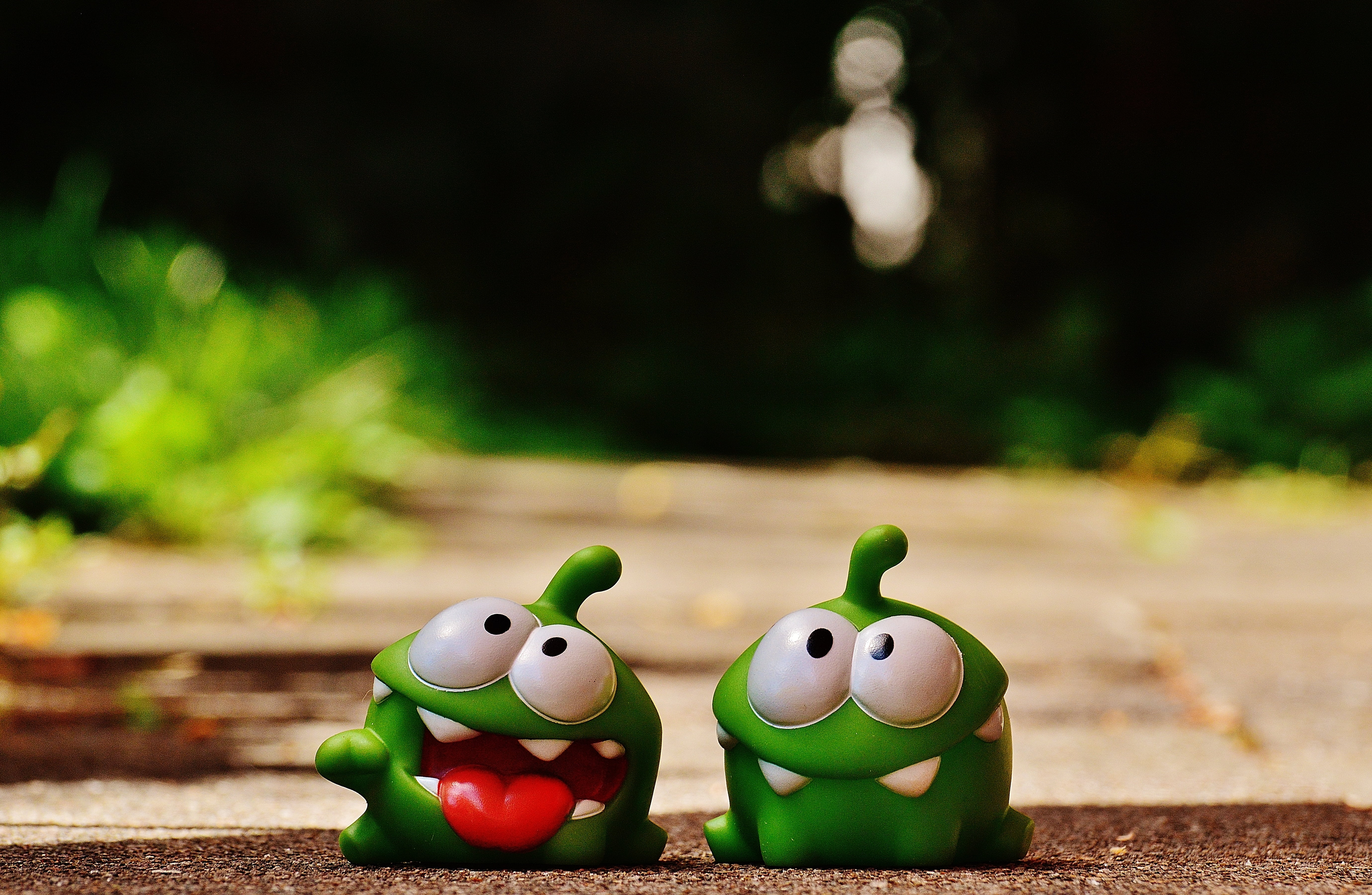 green color, toy, representation, animal, mobile game, nature, funny, focus on foreground, figure, food and drink, art and craft, animal themes, cut the rope, HD Wallpaper