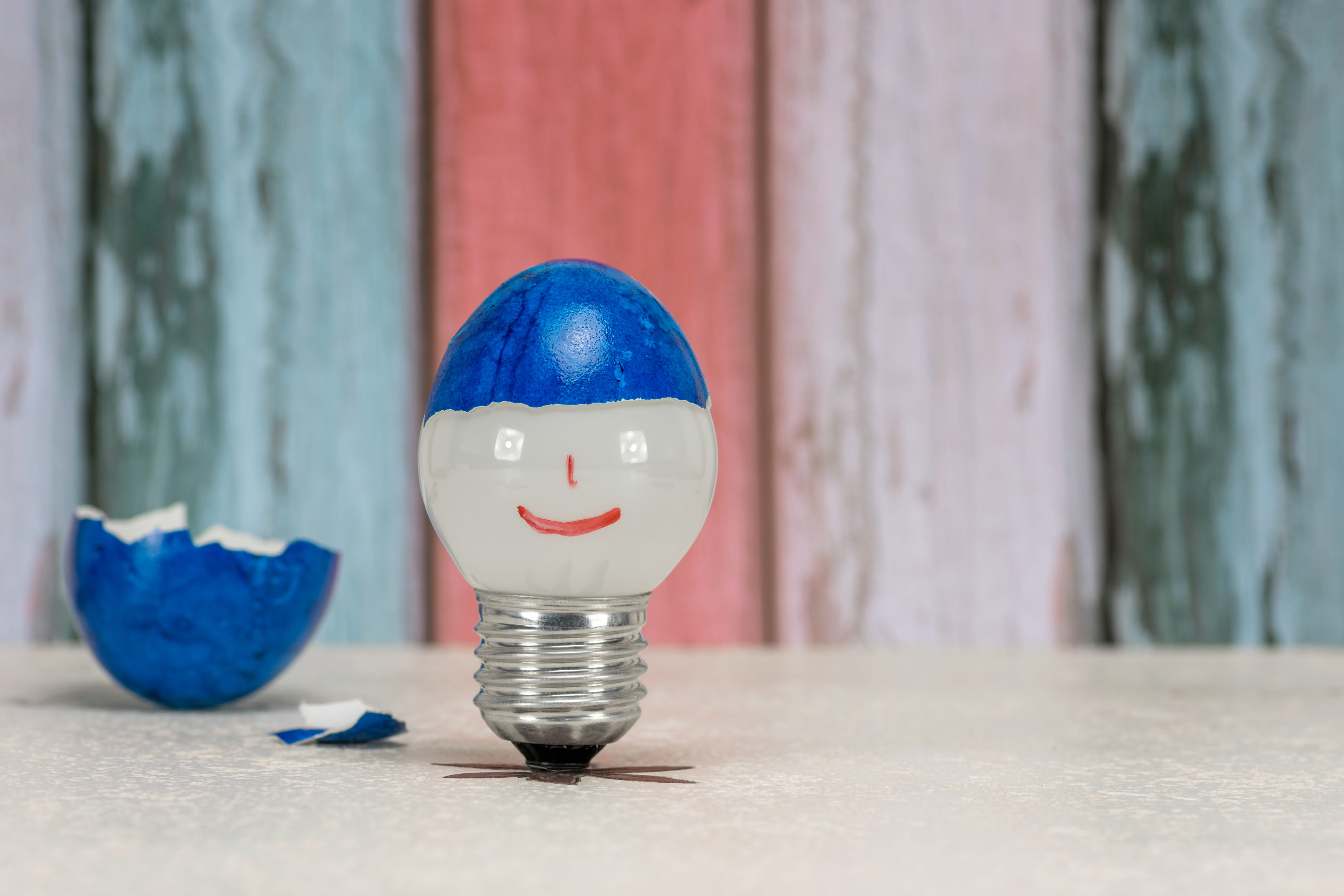 light, smiley, creativity, table, funny, food and drink, eggshell, wood - material, focus on foreground, creative, representation, thread, 5K, no people, HD Wallpaper
