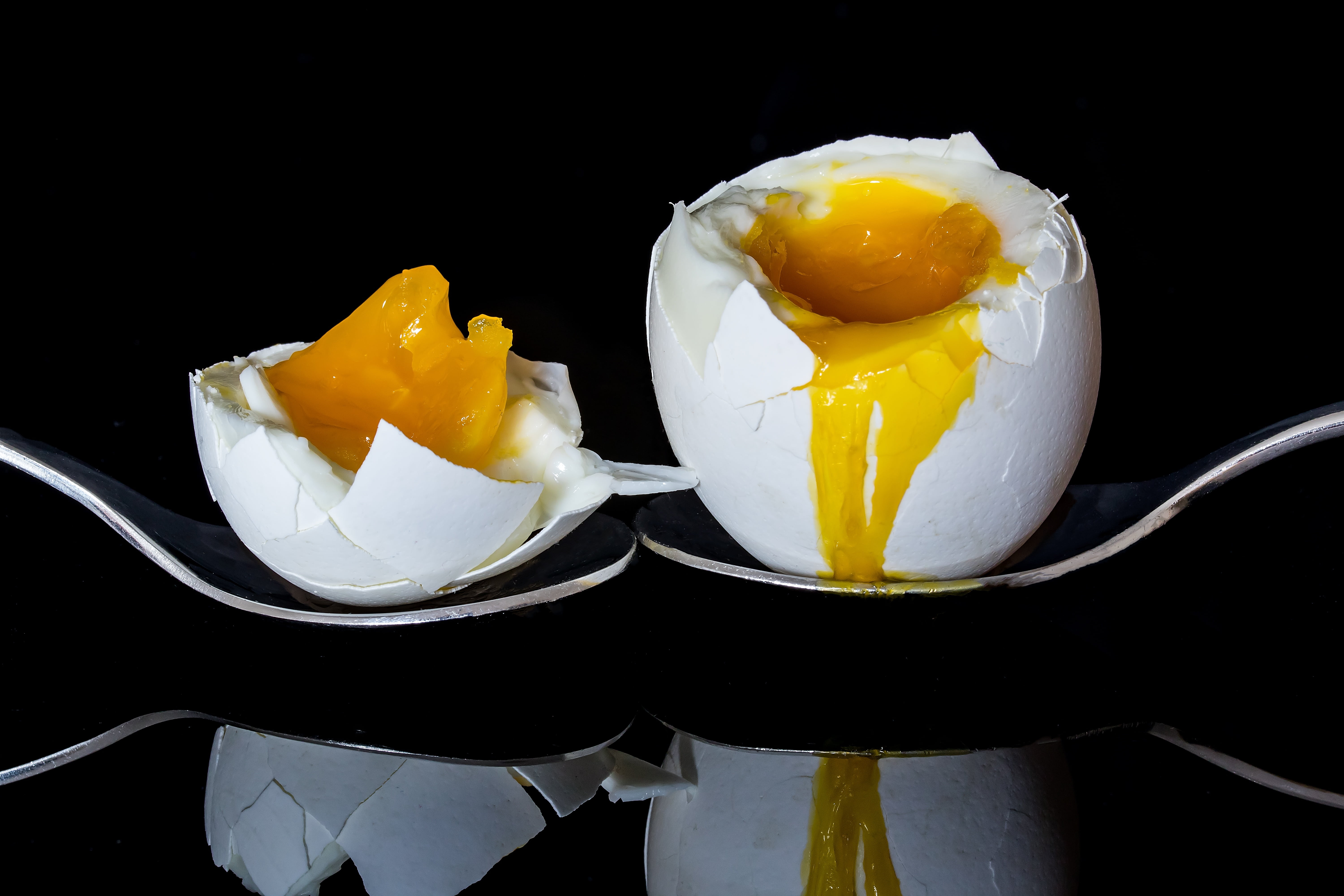 freshness, on spoon lying, broken, temptation, bisected egg, 5K, cracked egg shell, frisch, tasty, two, boiled egg, poultry, breakfast, leaking yolk, black background, HD Wallpaper