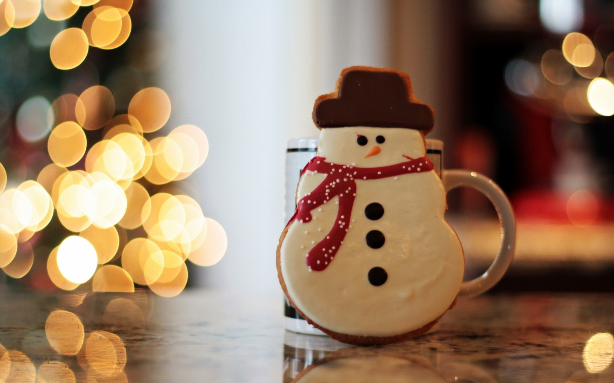 bokeh, 2K, Christmas, cookies, cup, snowmen, New Year, HD Wallpaper
