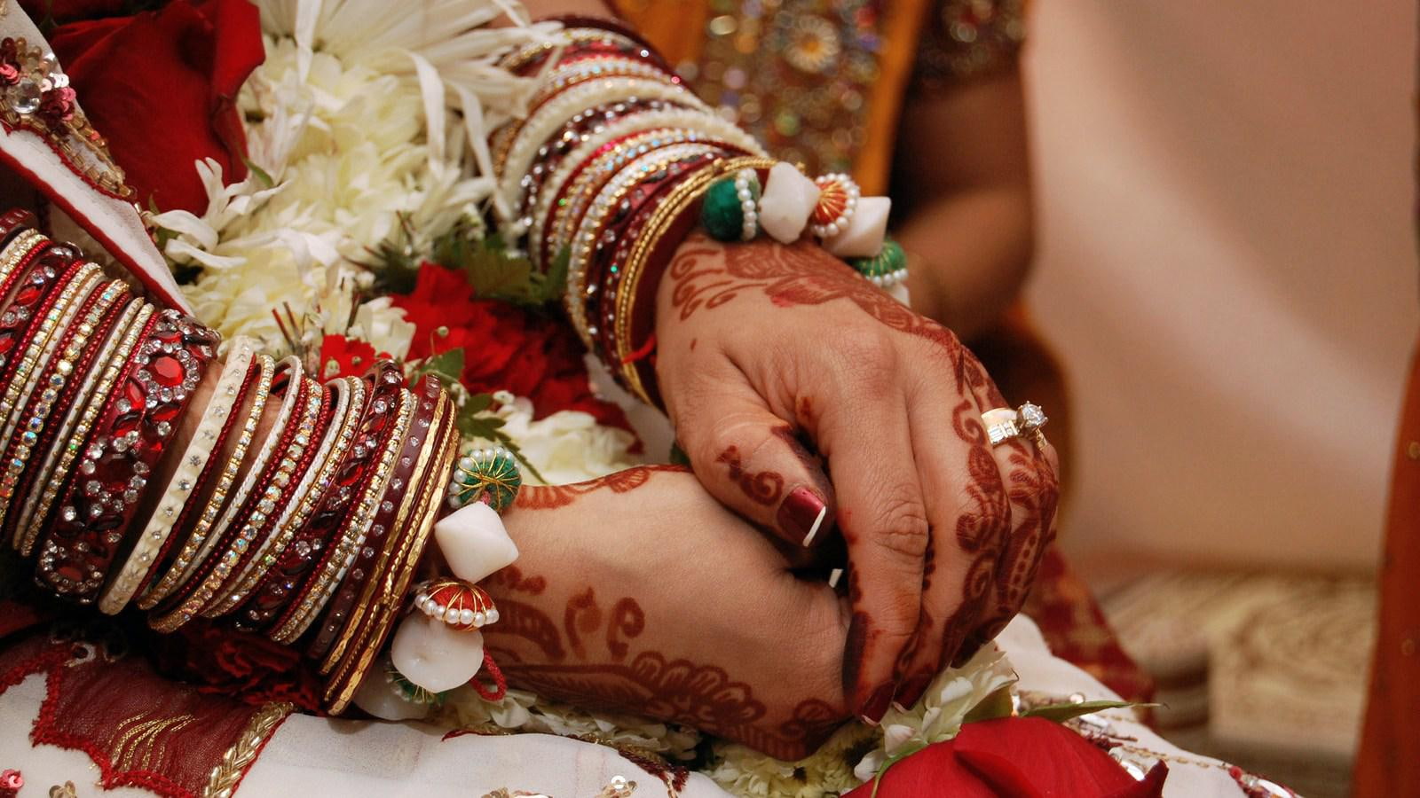 wedding, indian, photography, bangles, thread, 1600x900, 720P, lot, silk, HD Wallpaper
