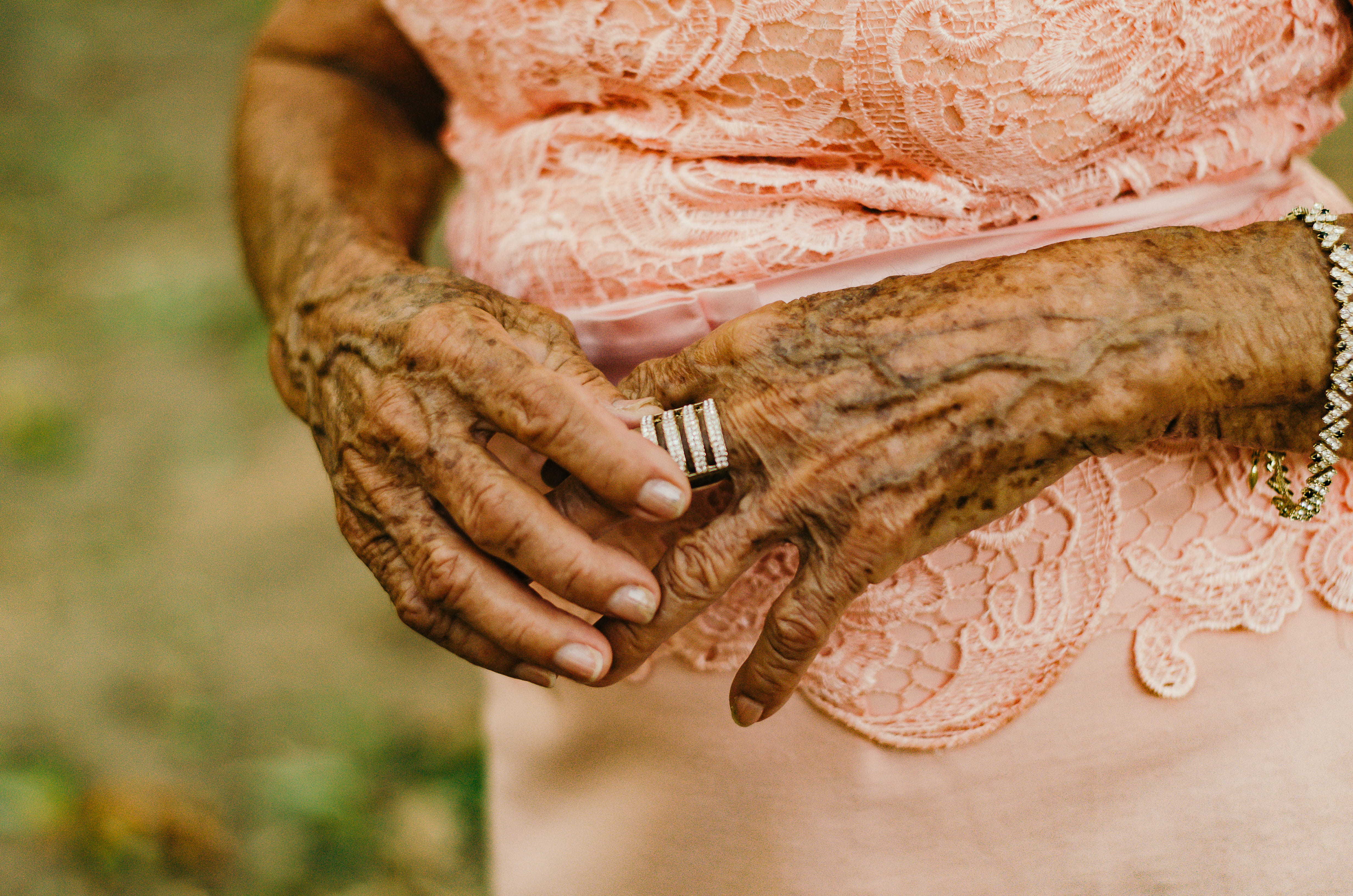 ornate, midsection, human limb, woman, 4K, ring, focus on foreground, wearing, veins, human hand, newlywed, henna tattoo, life events, body part, nail, HD Wallpaper