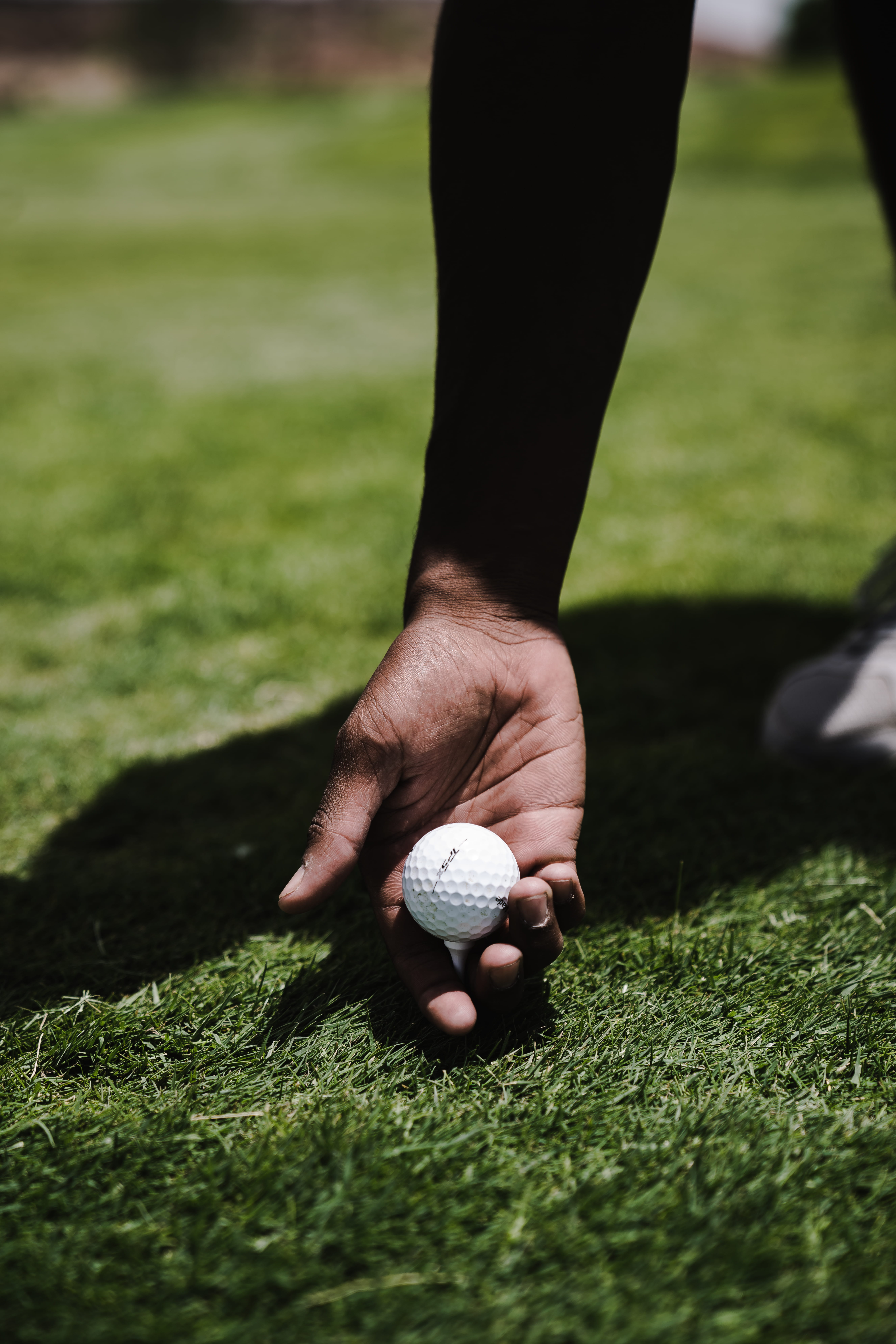 day, golf course, 8K, golf ball, body part, activity, human body part, green - golf course, ball, nature, daytime, green color, shadow, golf, white, daylight, Phone HD Wallpaper