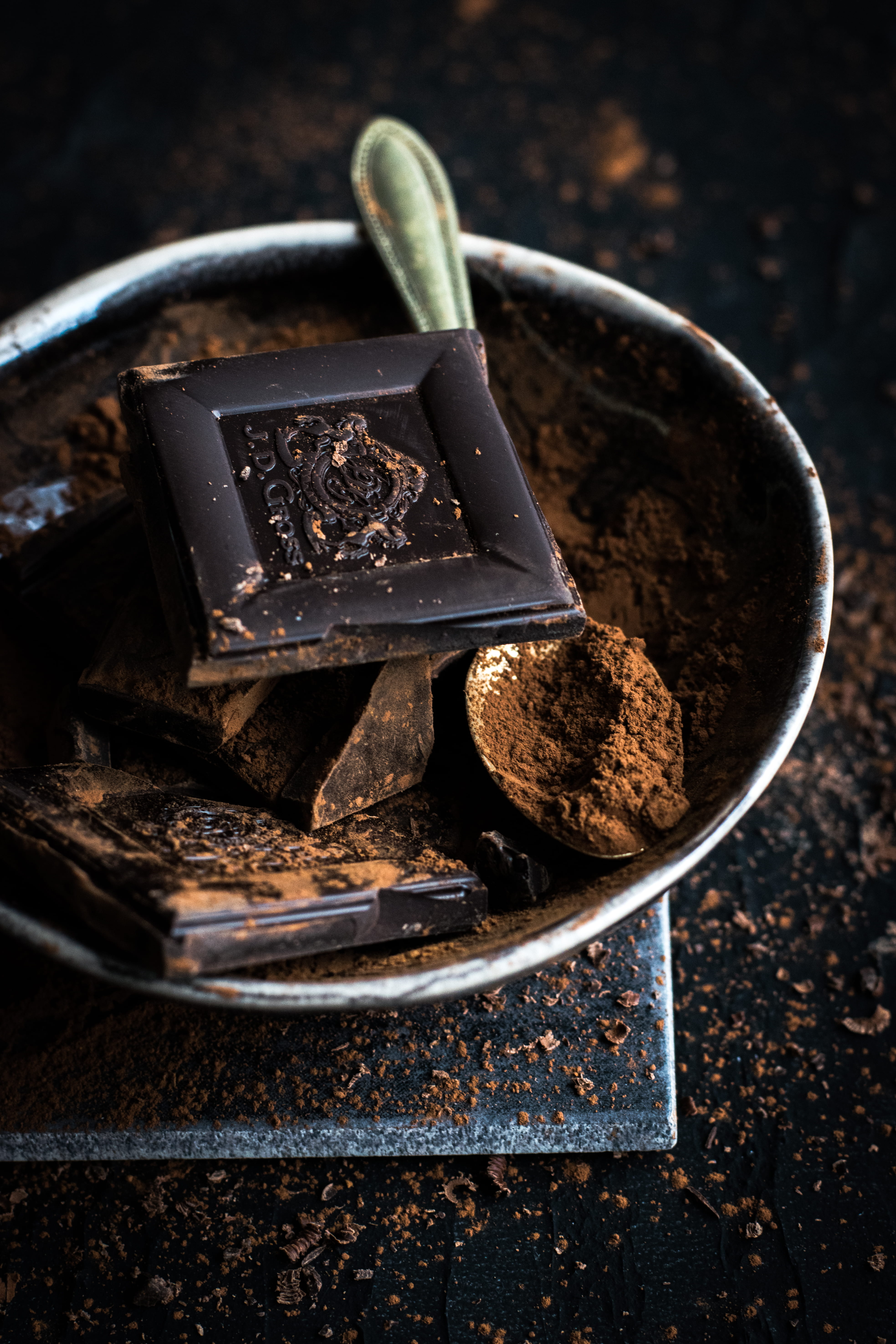 raw, still life, freshness, table, food presentation, bar, sweet food, dark chocolate, spoon, food photography, kitchen utensil, food and drink, high angle view, Phone HD Wallpaper