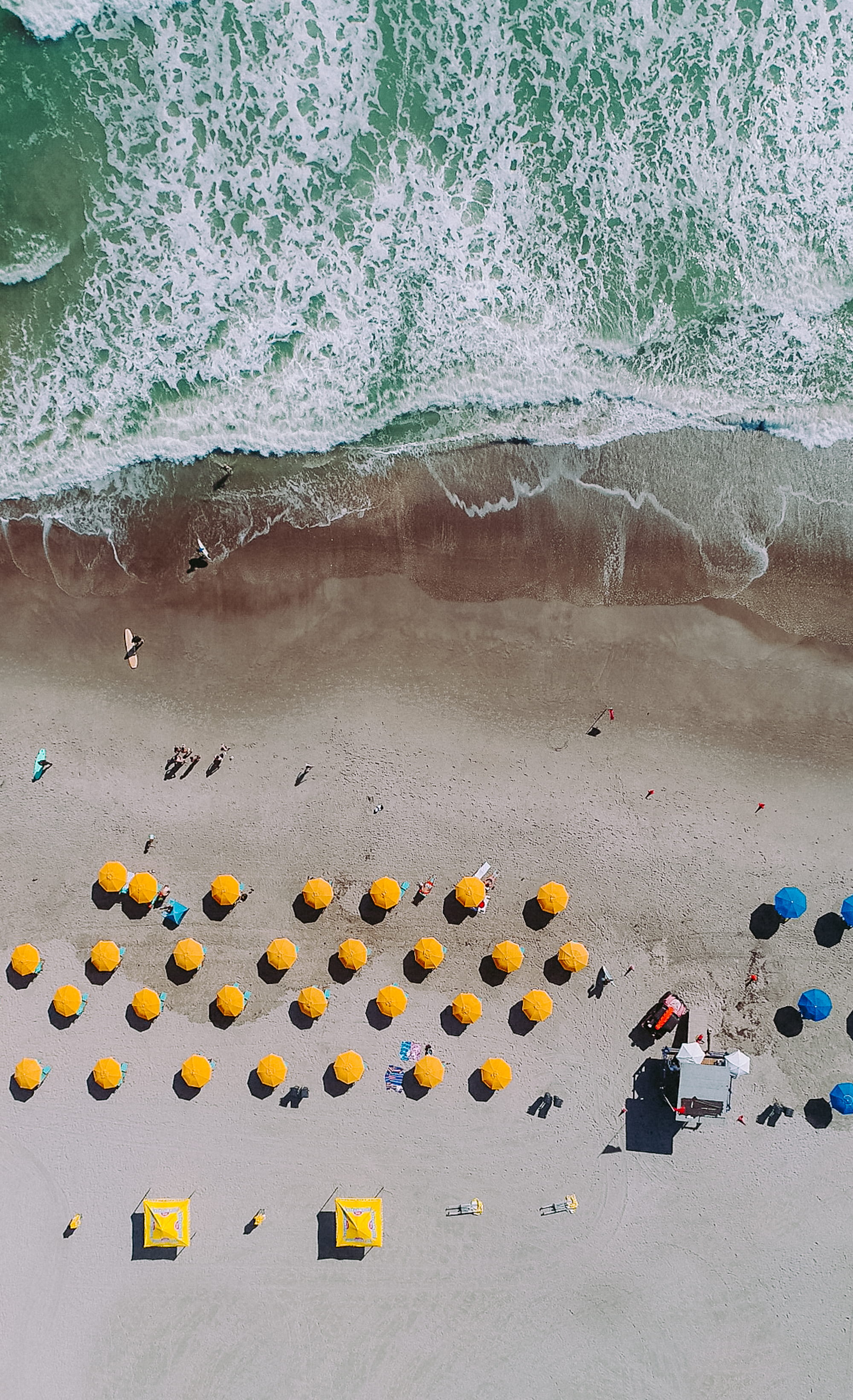 outdoors, mountain, high angle view, non-urban scene, coastline, patio, people, land, 2K, water, ocean, photography, summer, relaxation, nature, sand, Phone HD Wallpaper