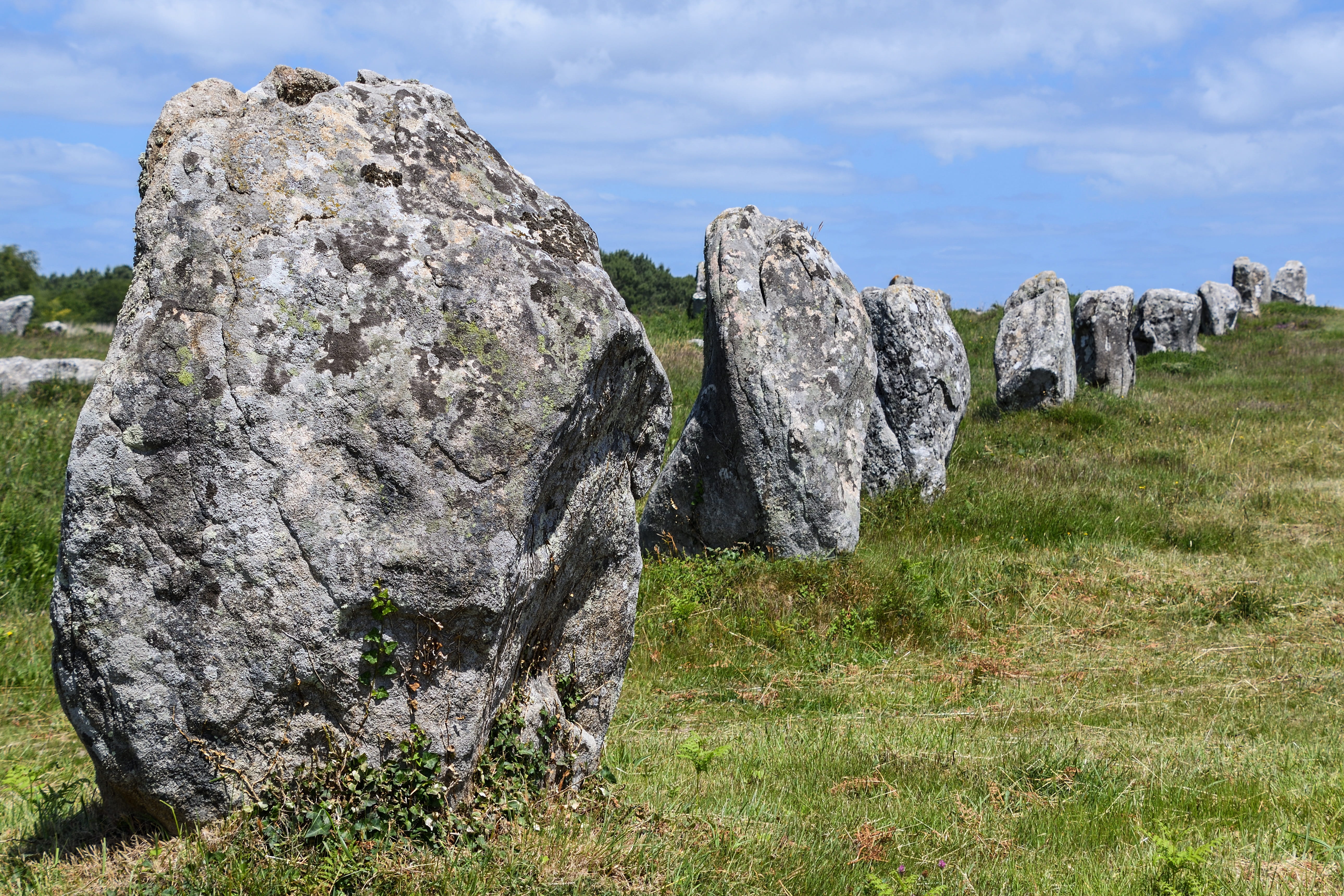 grass, outdoors, nature, eroded, carnac, rock - object, solid, tranquility, history, non-urban scene, cloud - sky, sky, brittany, pierre, alignments of ménec, HD Wallpaper