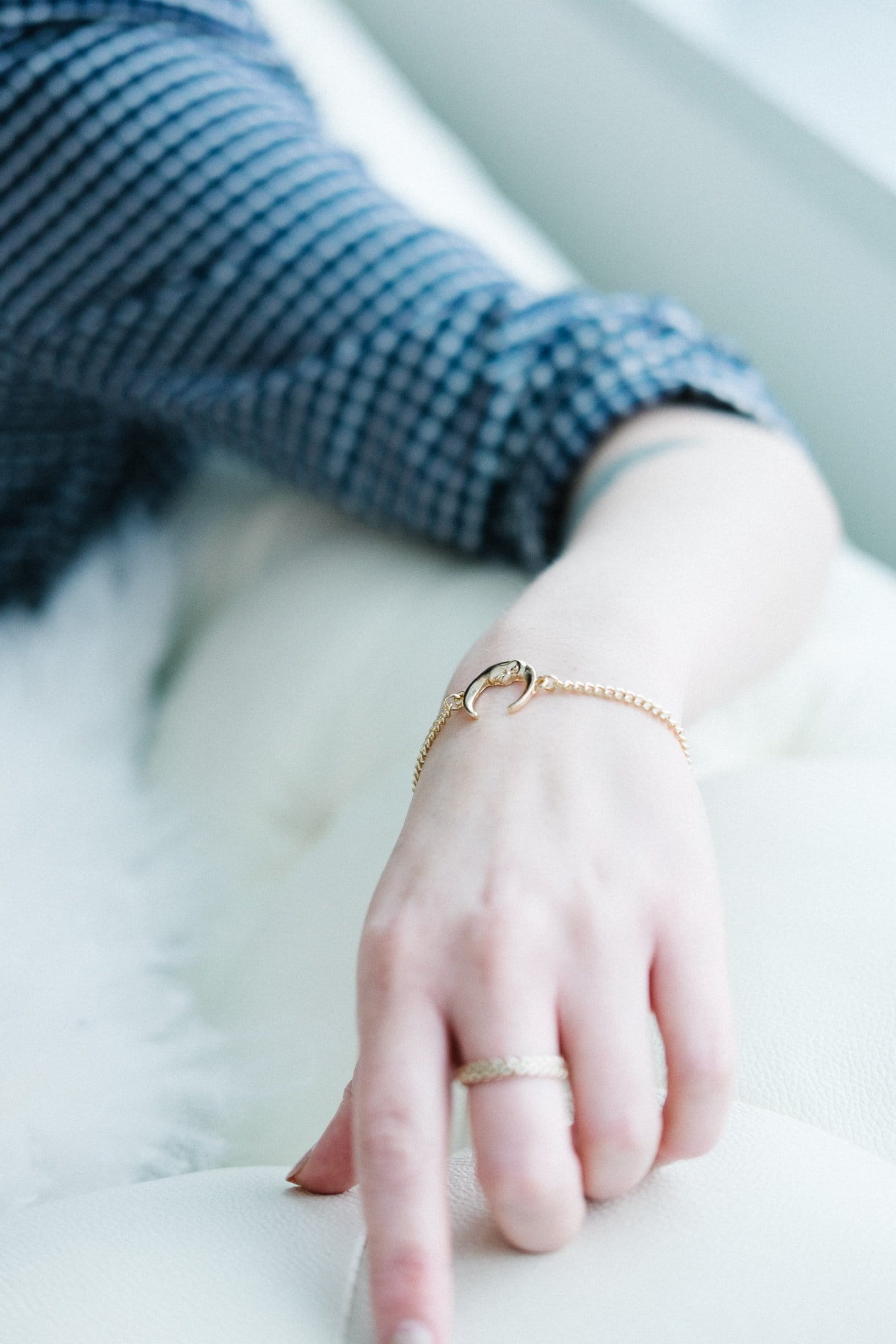 s, focus on foreground, textile, body part, hand, Moon, furniture, human body part, one person, Bracelet, Ring, clothing, 1080P, women, photo, close-up, Phone HD Wallpaper