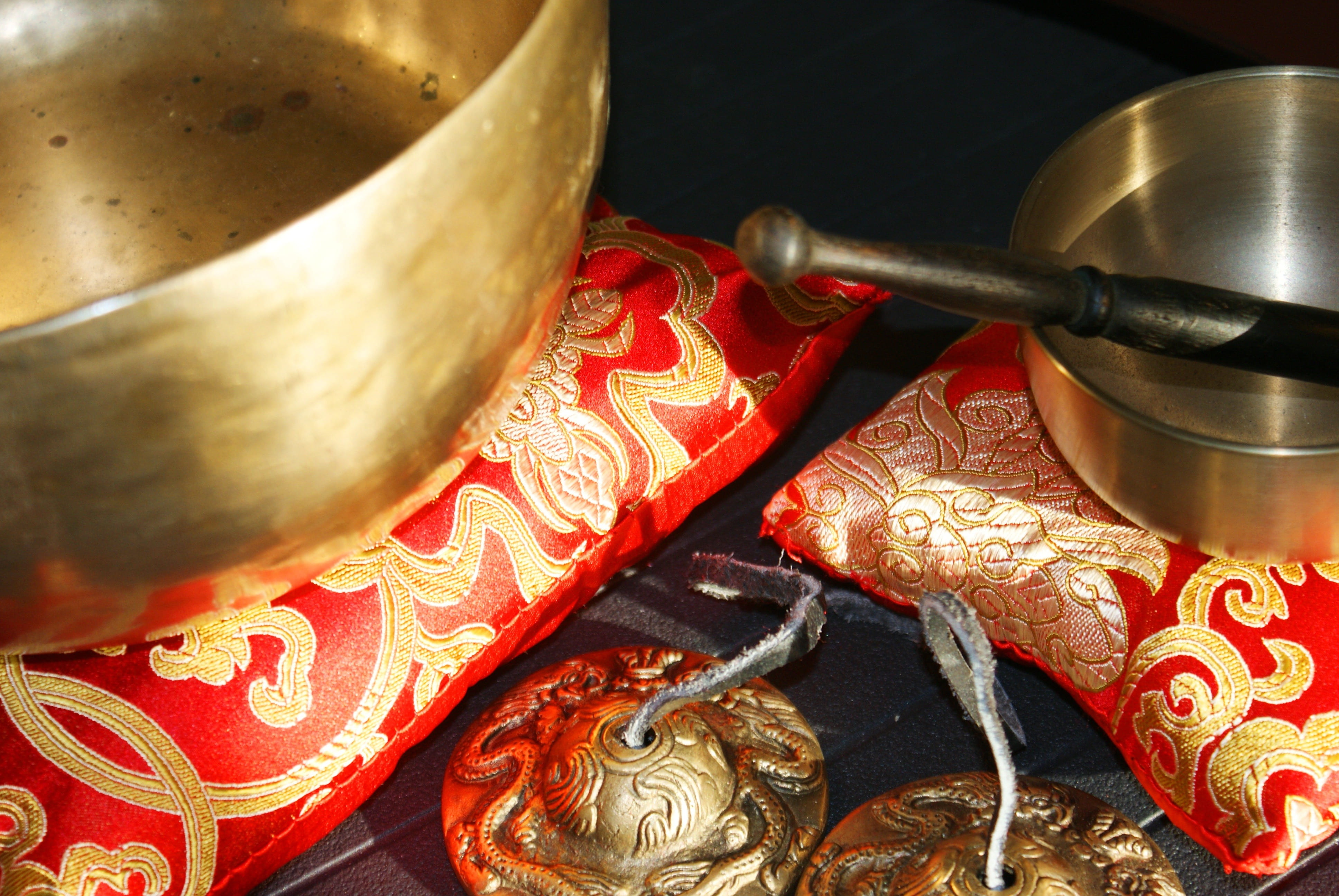 cymbals, black, gold, mortar, meditation, pattern, household equipment, craft, gold colored, silver, kitchen utensil, pillow, wellness, saucepan, dulcimer, HD Wallpaper