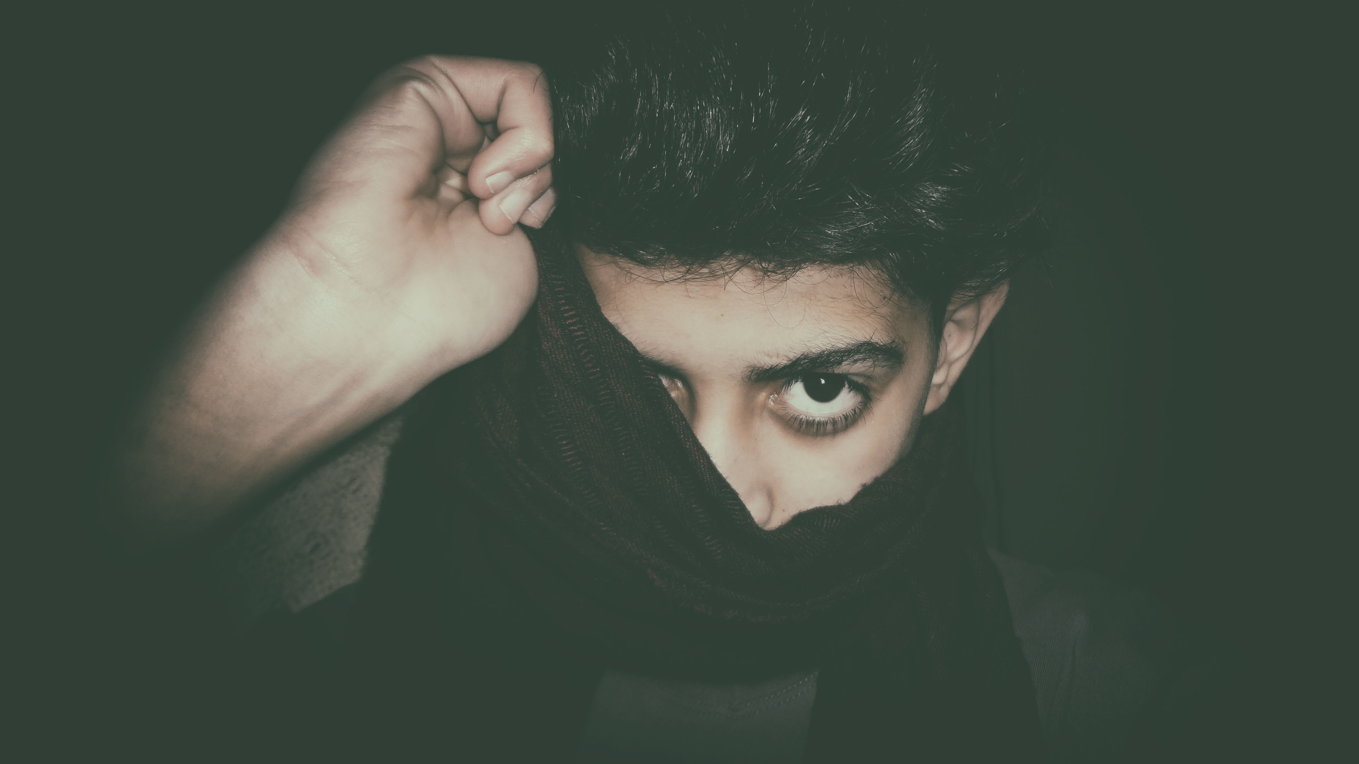 men, body part, horror, females, black, adult, man, emotion, obscured face, front view, indoors, young Adult, fear, spooky, portrait, one Person, caucasian Ethnicity, HD Wallpaper