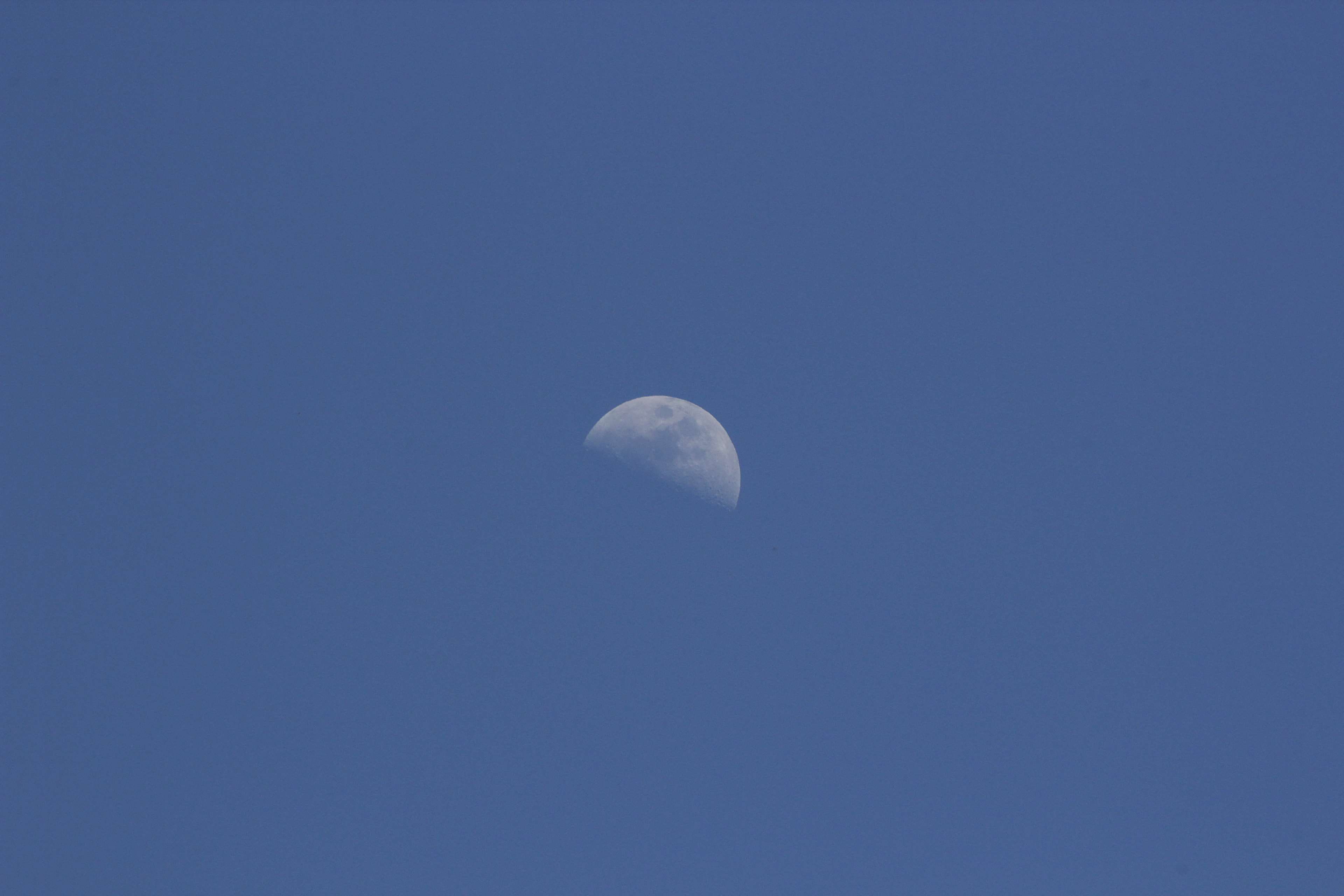 4K, astronomy, day, planetary moon, no people, copy space, moon, tranquility, space and astronomy, luna, low angle view, clear sky, scenics - nature, beauty in nature, HD Wallpaper
