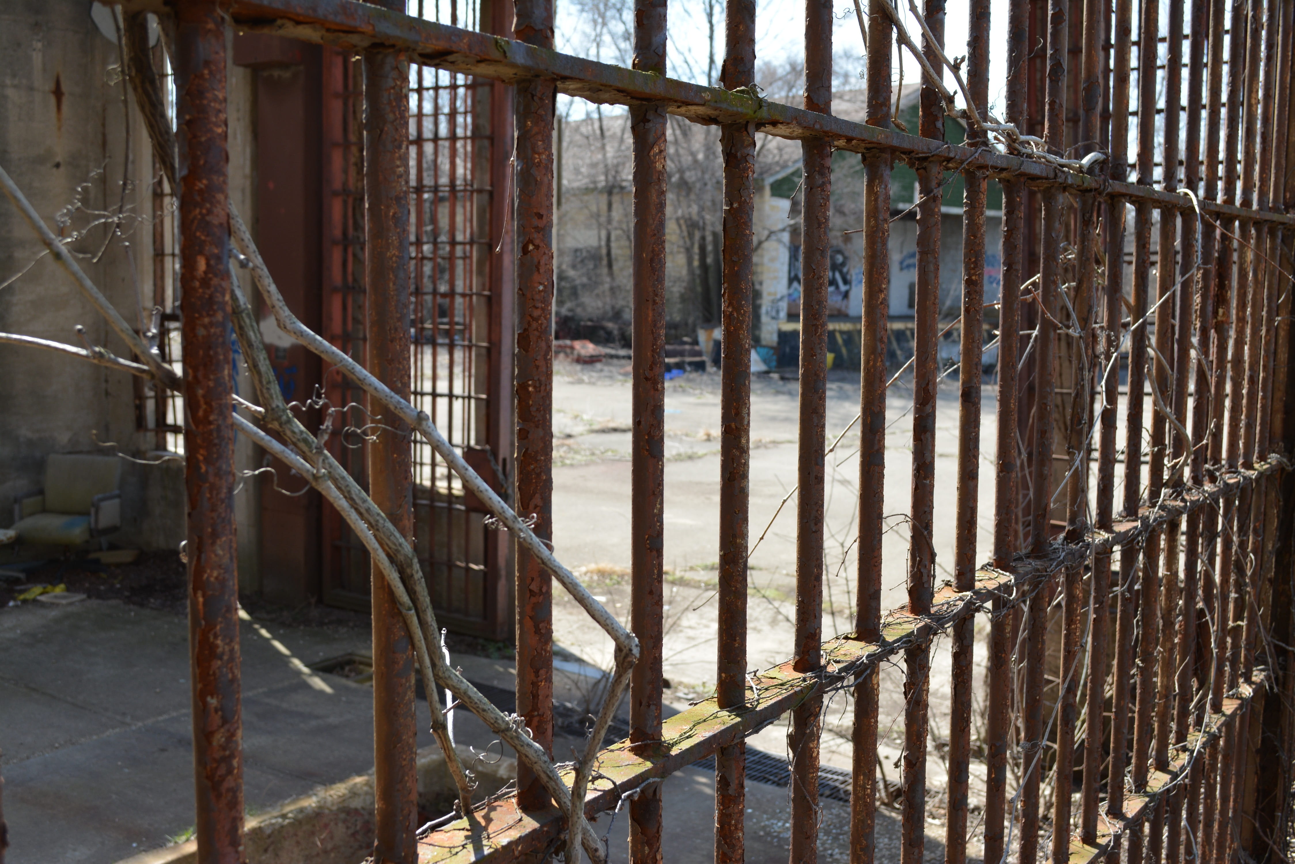barrier, metal, outdoors, boundary, built structure, weathered, fence, wood - material, abandoned, security, rusty, old, bar, building, joliet, protection, HD Wallpaper