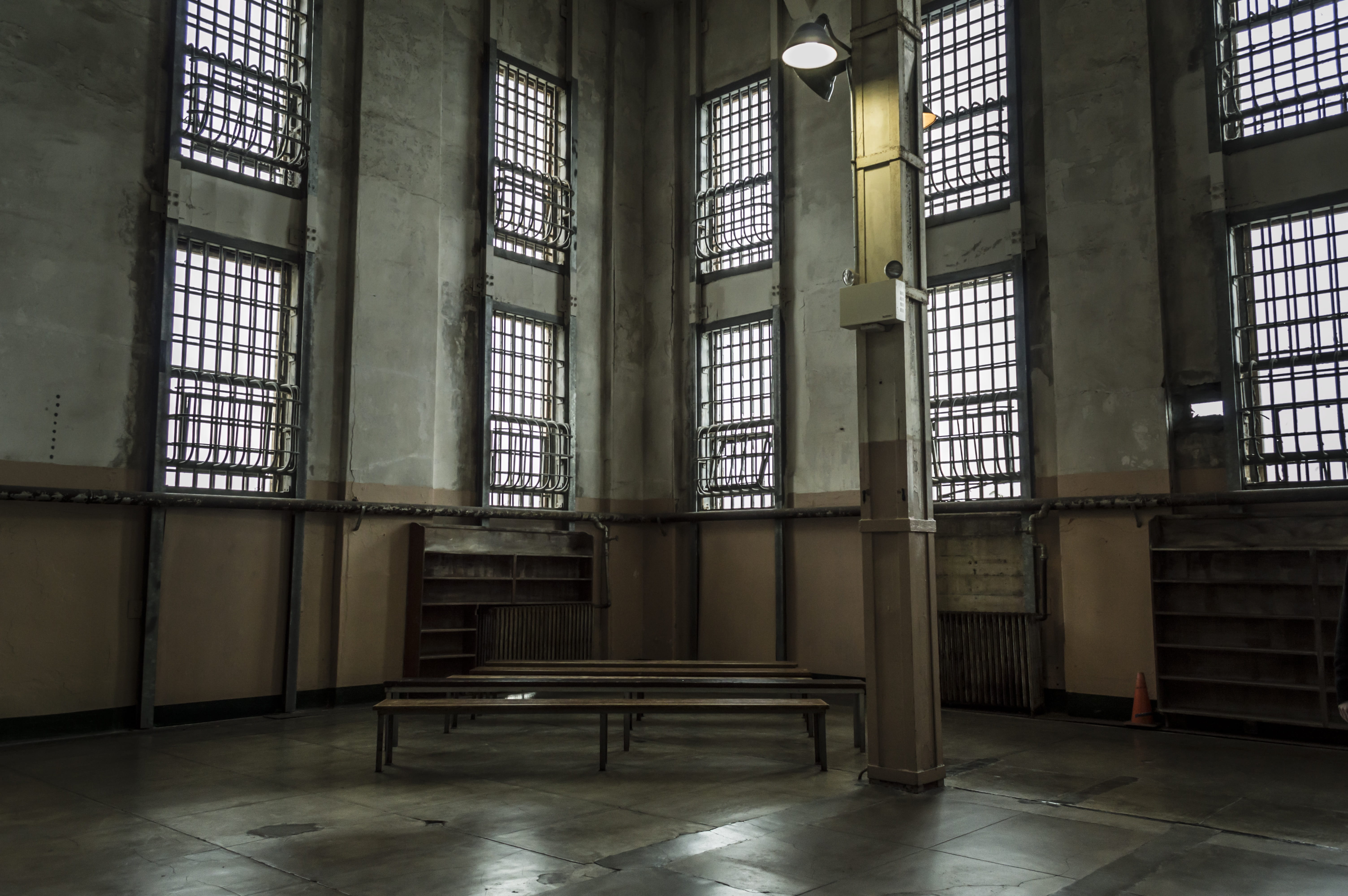 empty, bench, pillar, tourism, domestic room, window, history, 5K, brown, old, flooring, built structure, antique, seat, room, jail, alcatraz, glass - material, HD Wallpaper