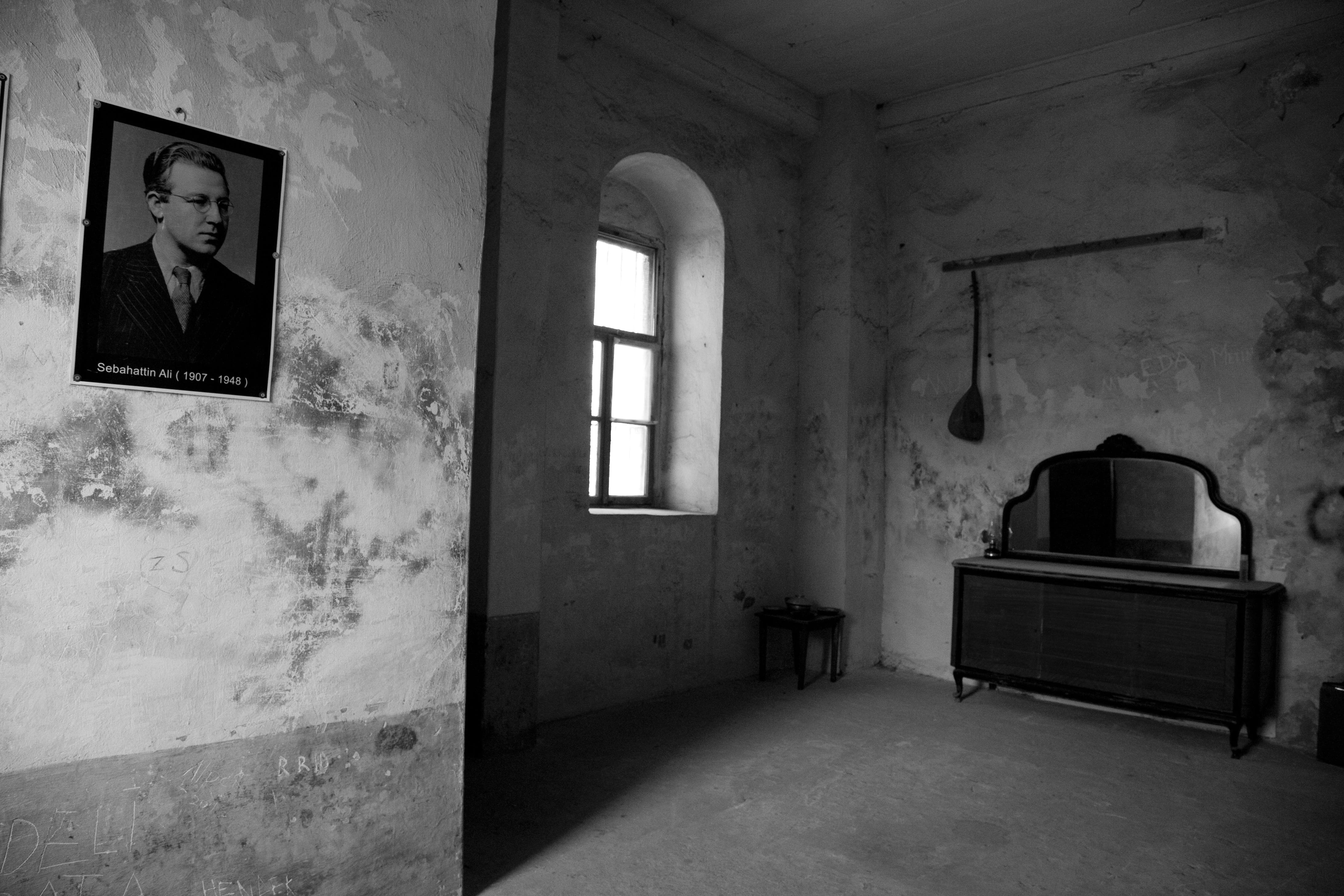 cell, bed, obsolete, empty, indoors, turkey, sebahattin ali, domestic room, 4K, window, no people, abandoned, punishment, home interior, in the console, HD Wallpaper