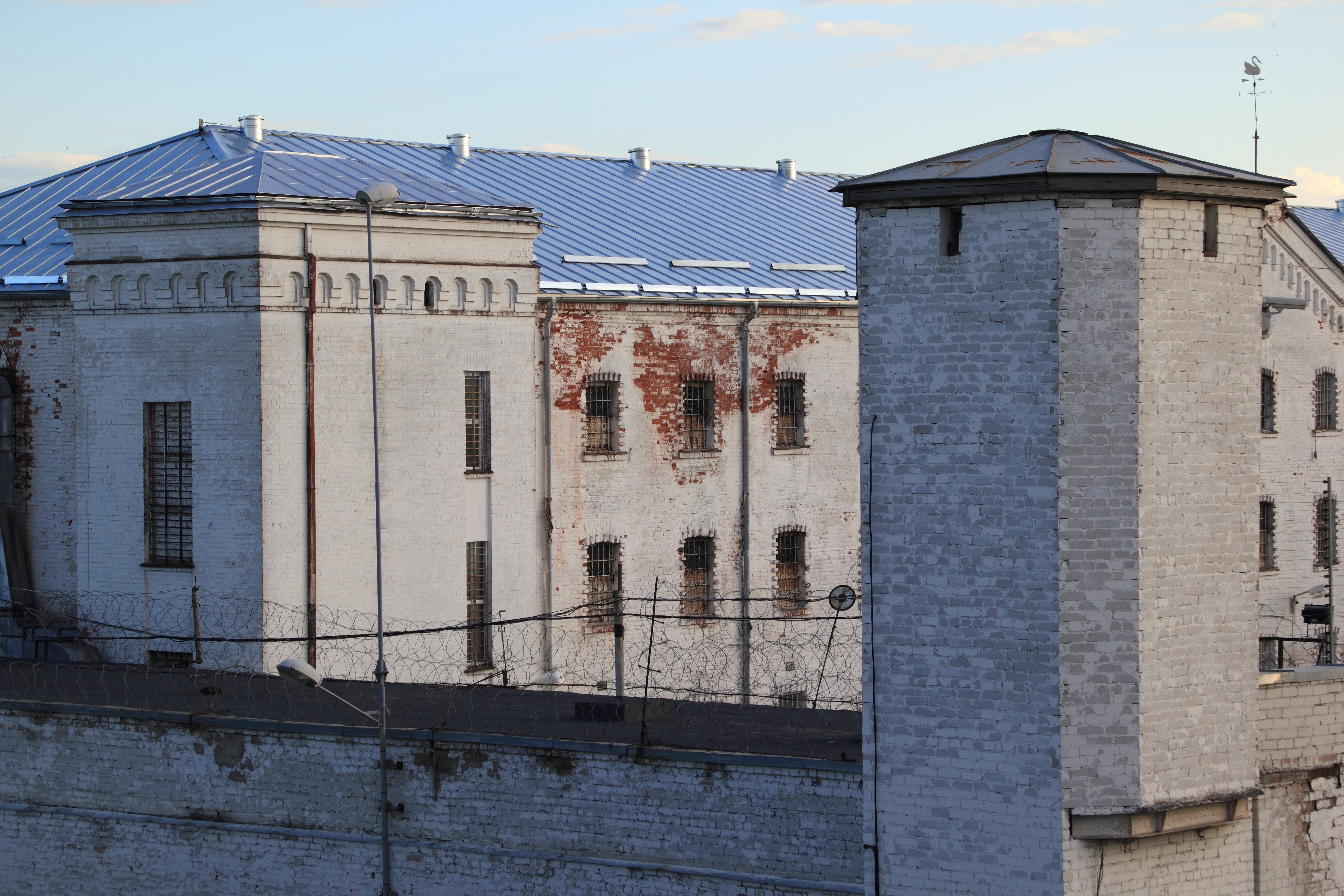 daugavpils, no people, outdoors, guarded, low angle view, prison, built structure, architecture, 5K, sky, house, cell, latvia, day, sunlight, history, HD Wallpaper