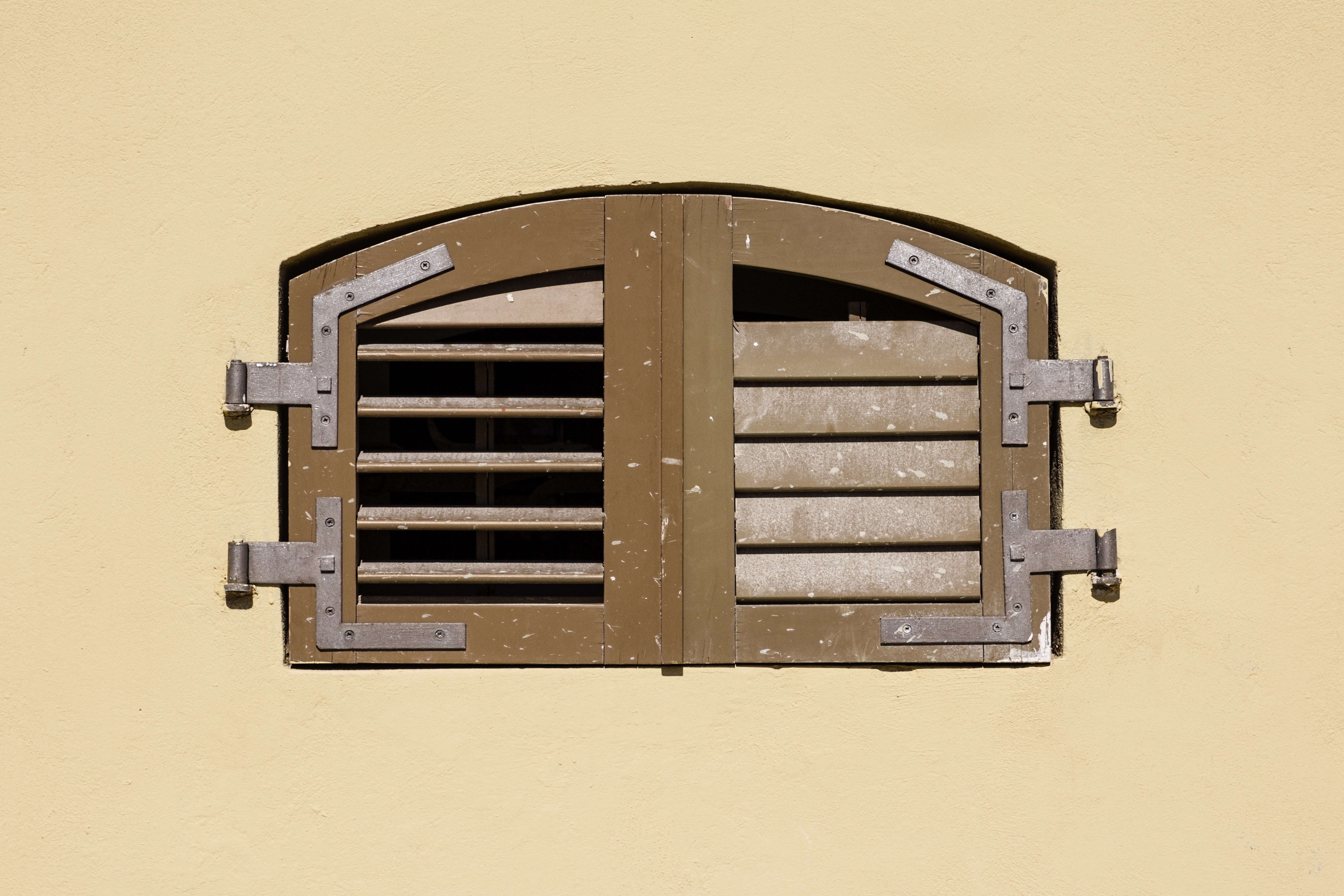 built structure, residential district, geometric shape, building, horizontal, window, close-up, security bar, blinds, safety, shape, architecture, old window, HD Wallpaper