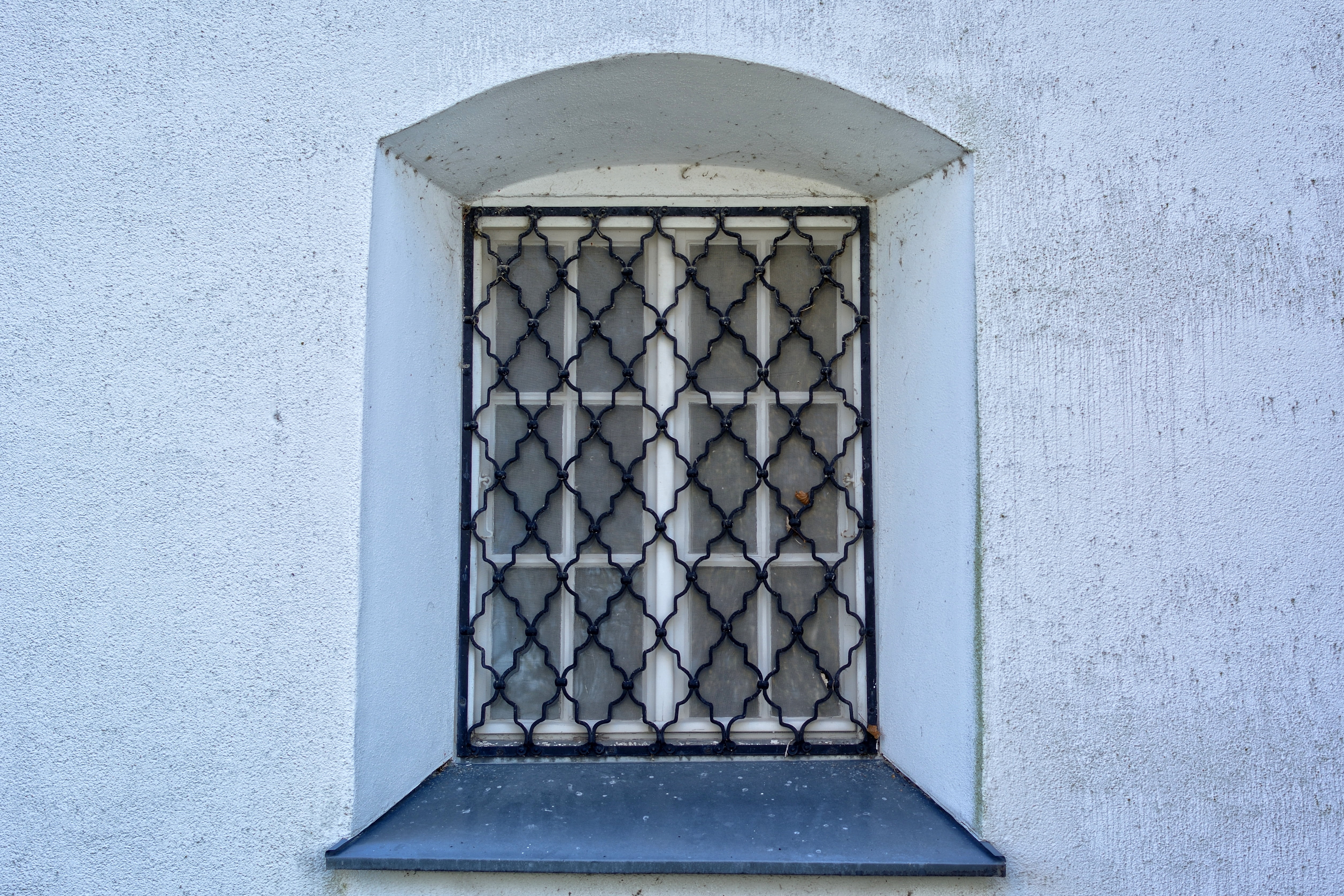 window grilles, window, house, close-up, outdoors, built structure, steel grid, metal, wall - building feature, protection, hauswand, barred window, wrought iron, HD Wallpaper