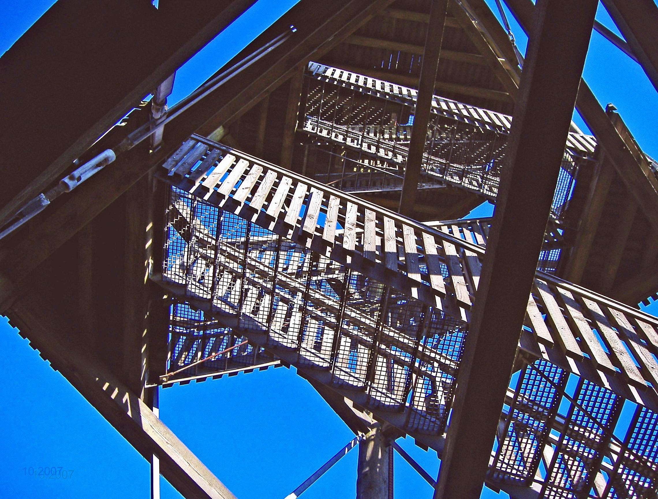 no people, gradually, wood, observation tower, construction, sunlight, rustic, sky, building exterior, upward, history, stairs, metal, girder, viewpoint, HD Wallpaper