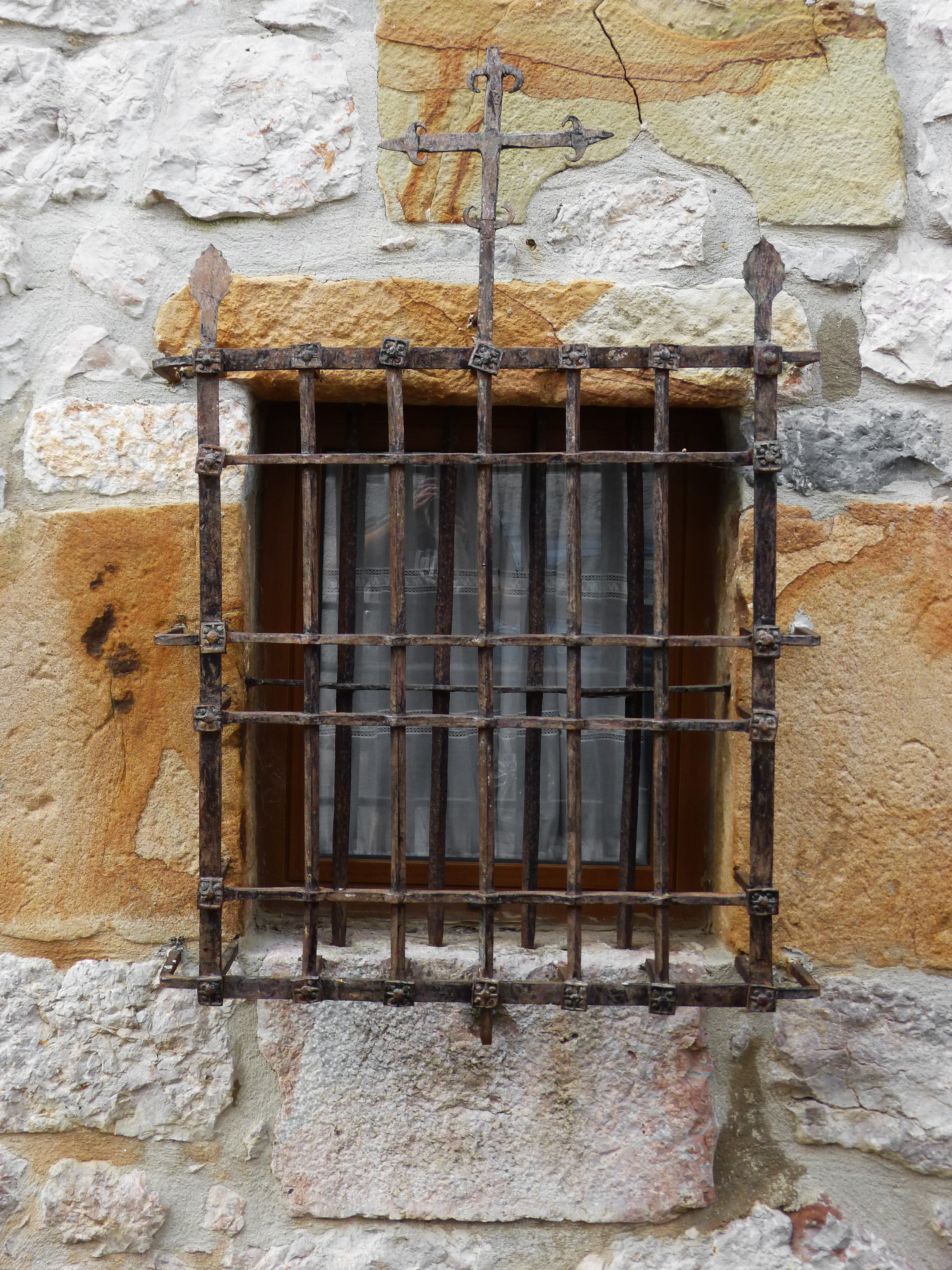 grid, day, security bar, architecture, crafts, building, close, weathered, wrought iron, safety, 4K, no people, grating, wall, low angle view, window, Phone HD Wallpaper