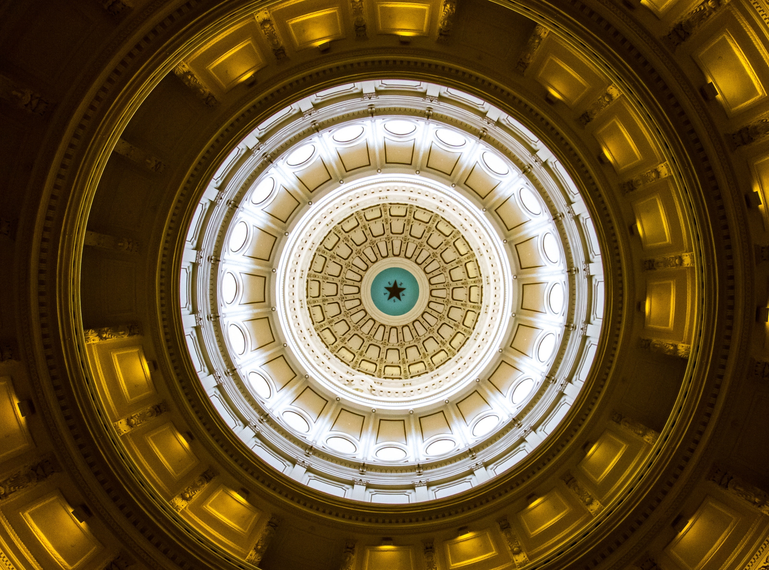 domedceiling, travel destinations, 2K, history, Circle, ornate, cupola, Texas, squarecrop, thecapitol, 2012, Architecture, Round, city, no people, built structure, HD Wallpaper