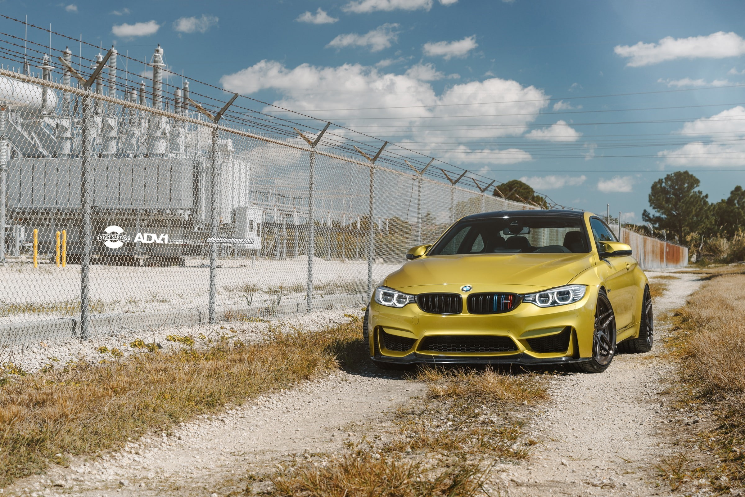 no people, motor vehicle, outdoors, 1080P, plant, land, transportation, mode of transportation, yellow taxi, car, taxi, cloud - sky, land vehicle, architecture, HD Wallpaper