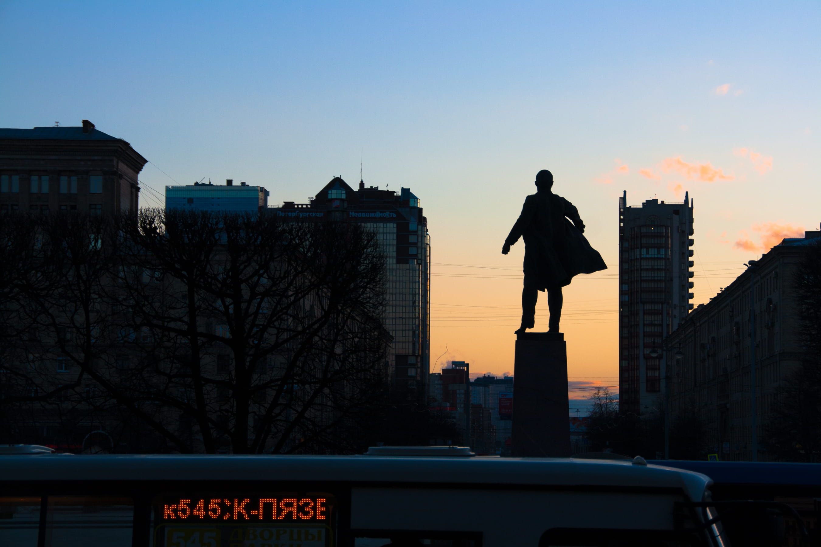 iron, dark, dusk, summer, one person, leader, memorial, standing, outdoor, travel, russian, outdoors, place, revolution, representation, sunset, historic, HD Wallpaper